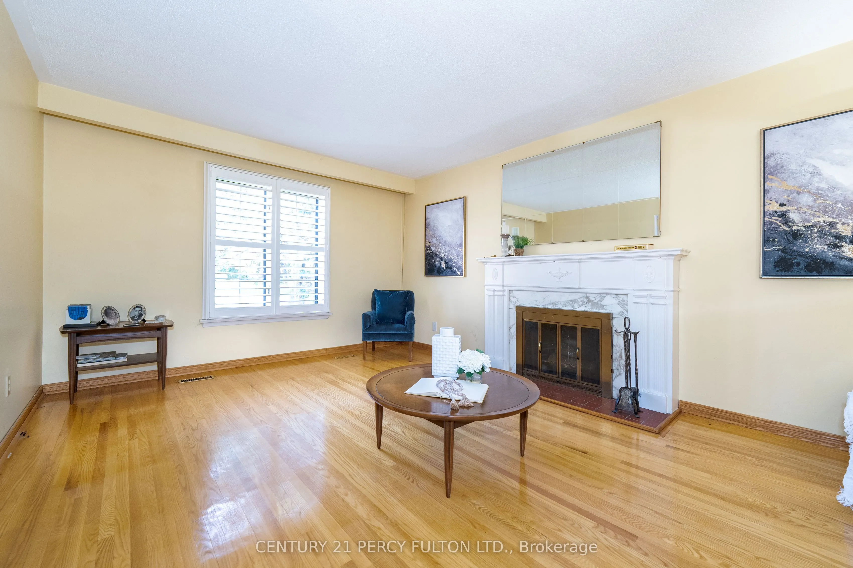 14 Farmington Crescent