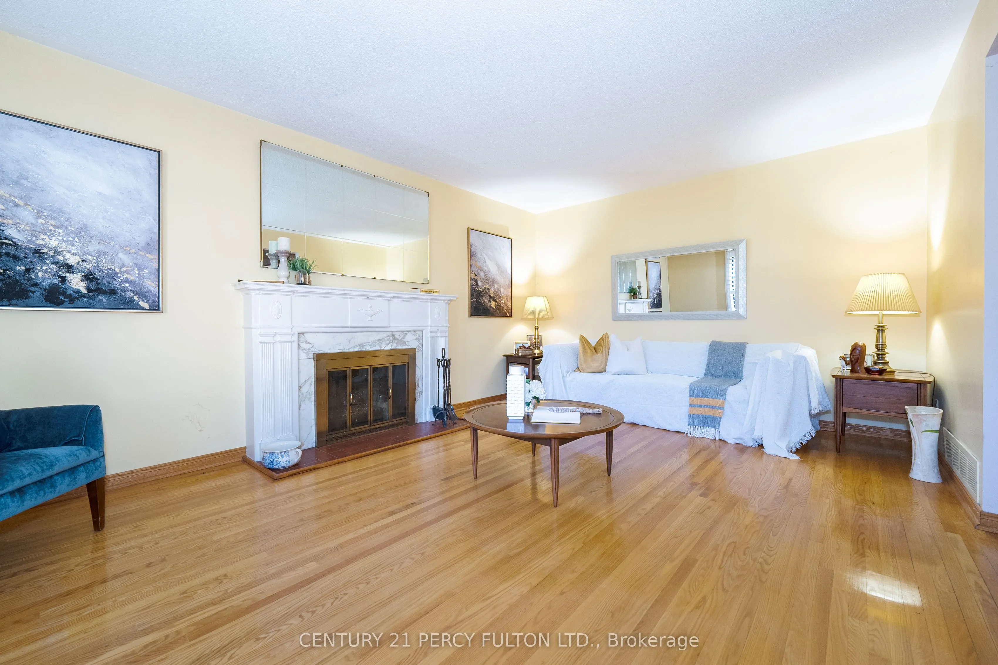 14 Farmington Crescent