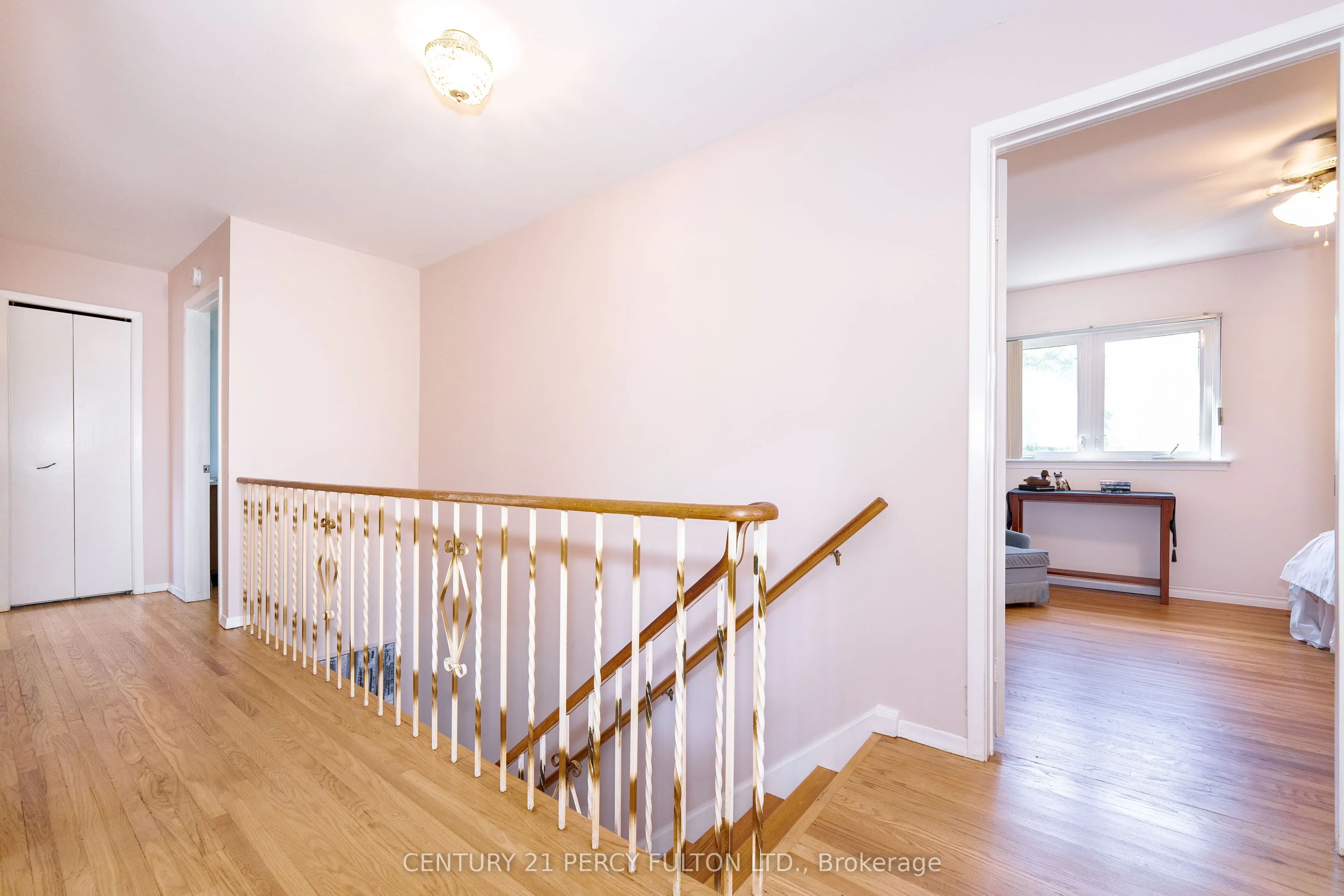 14 Farmington Crescent