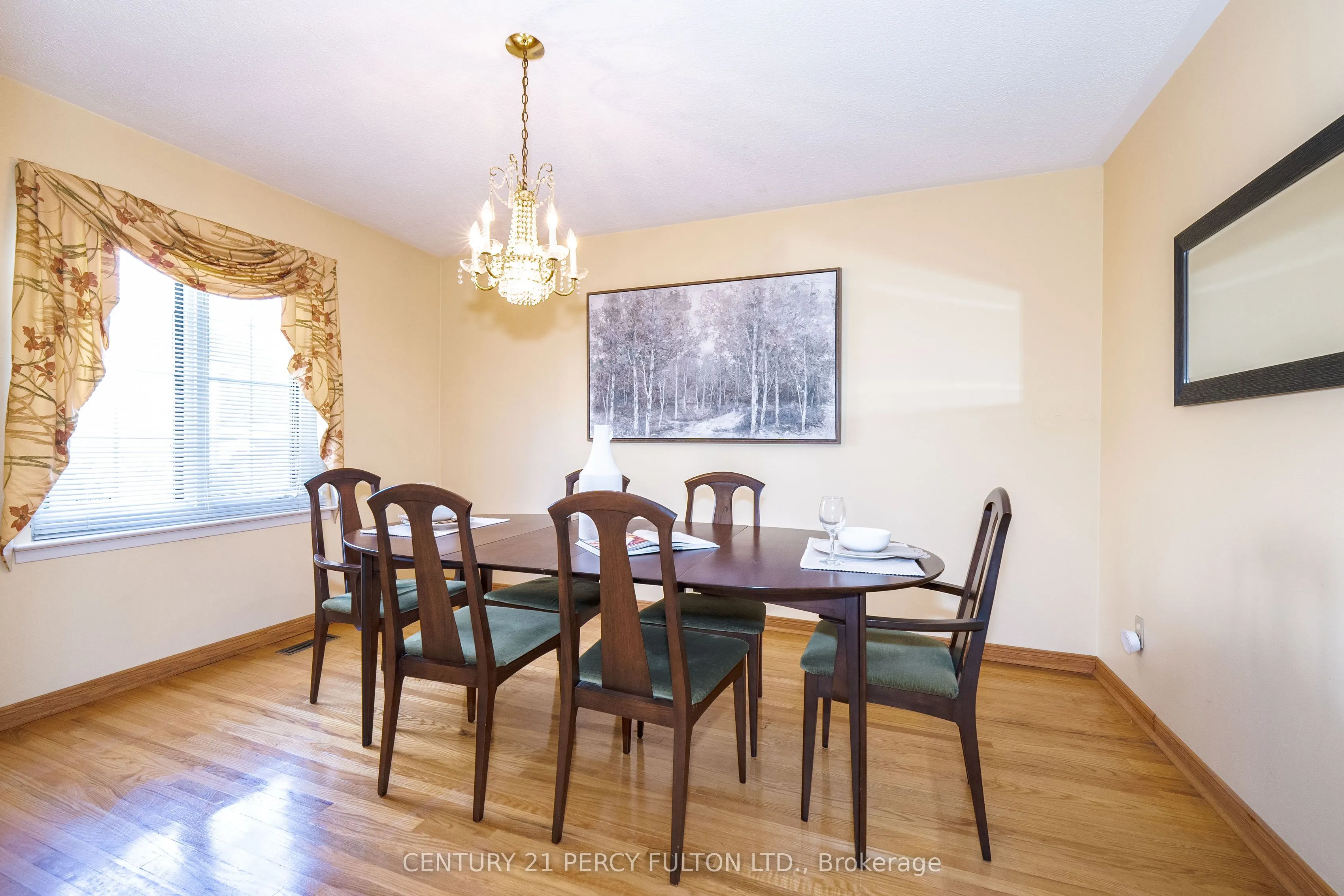 14 Farmington Crescent