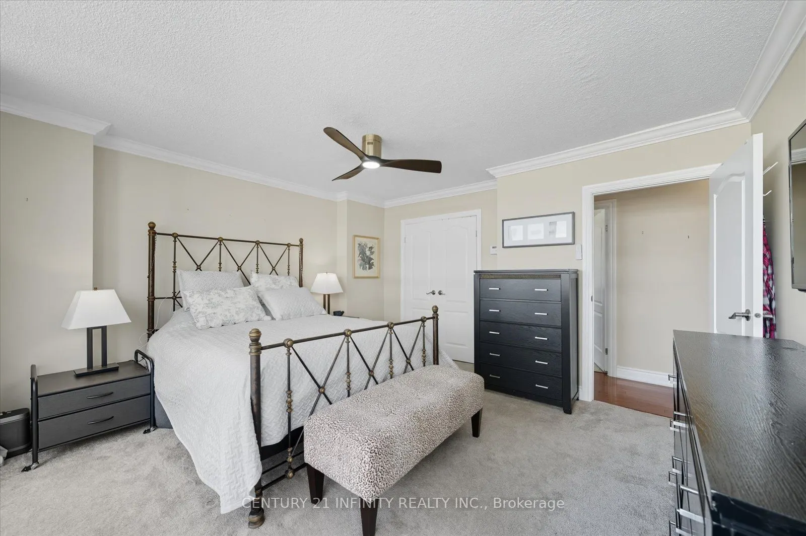 50 Richmond Street E, #635
