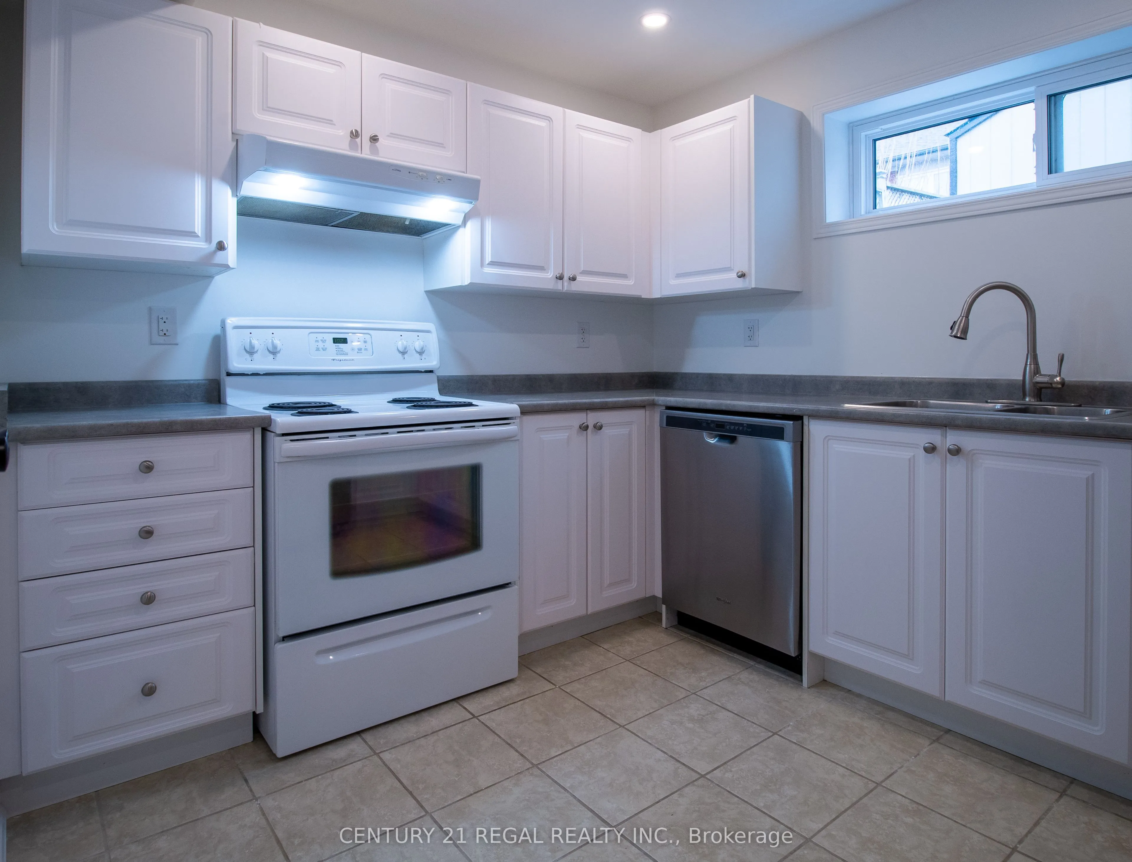 47 Limestone Crescent, #Lower