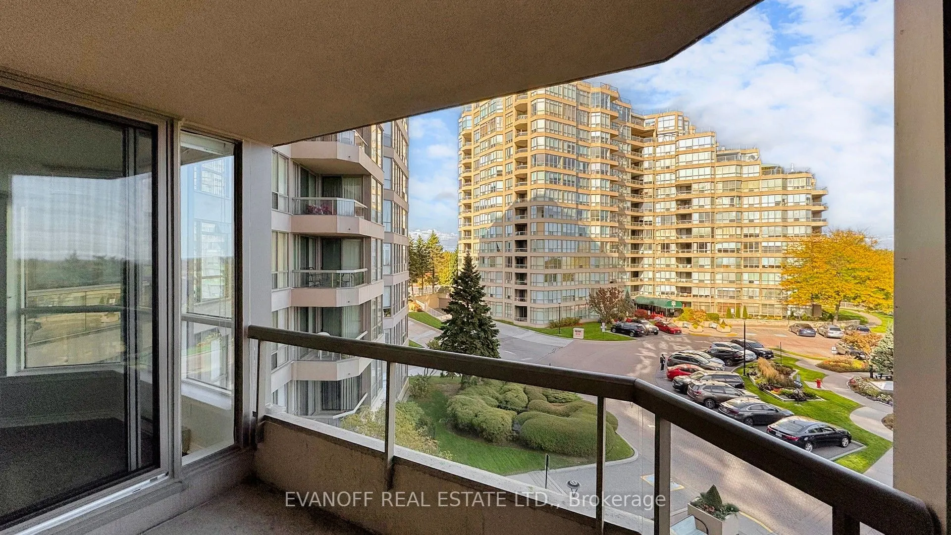 10 Guildwood Parkway, #423