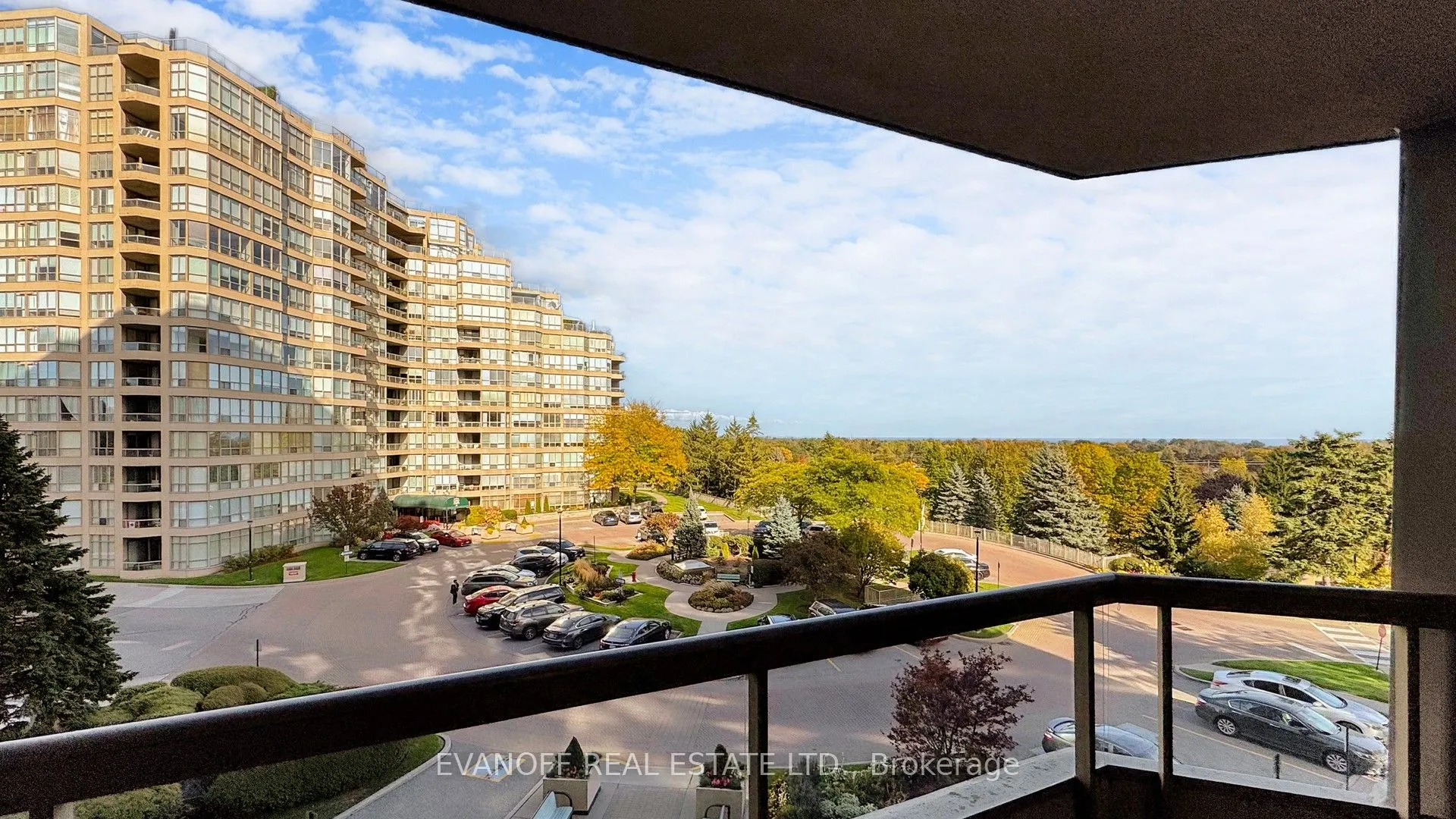 10 Guildwood Parkway, #423