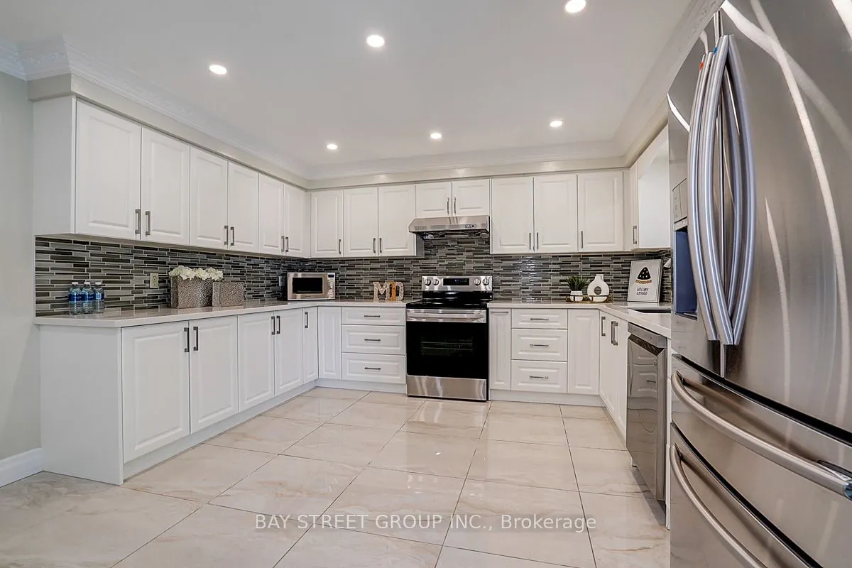 11 Sunbird Crescent
