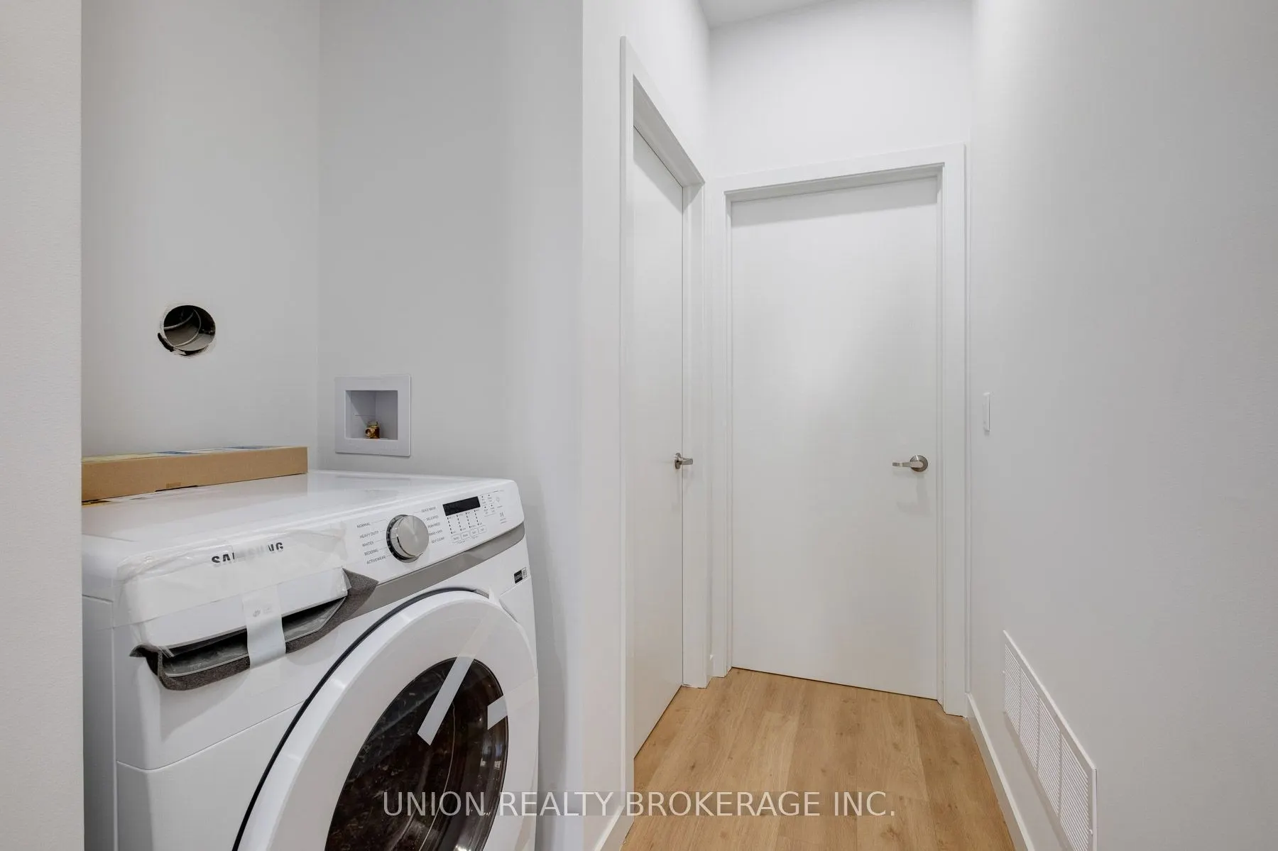 506 Scarborough Road, #Main Floor