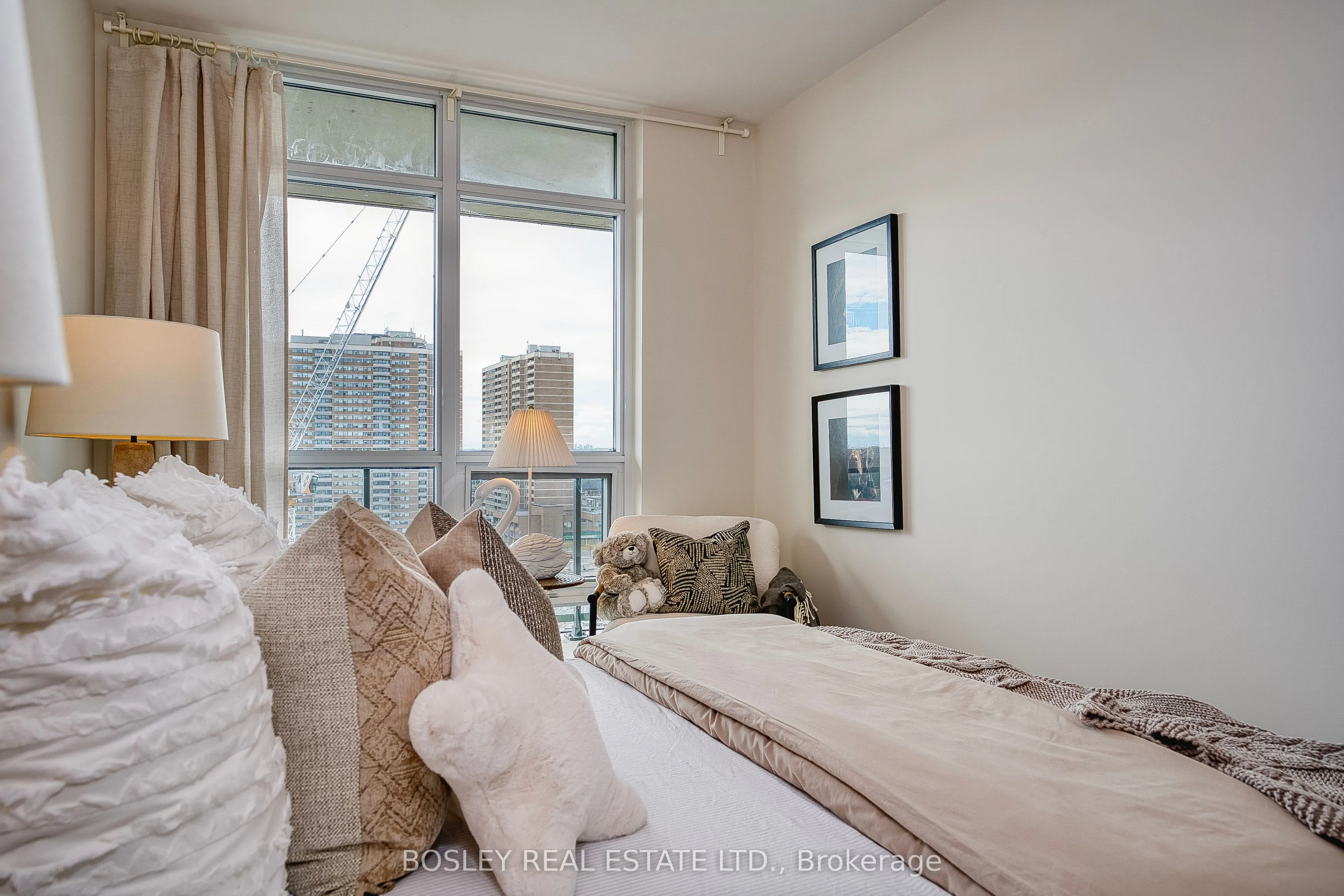 8 Trent Avenue, #1105