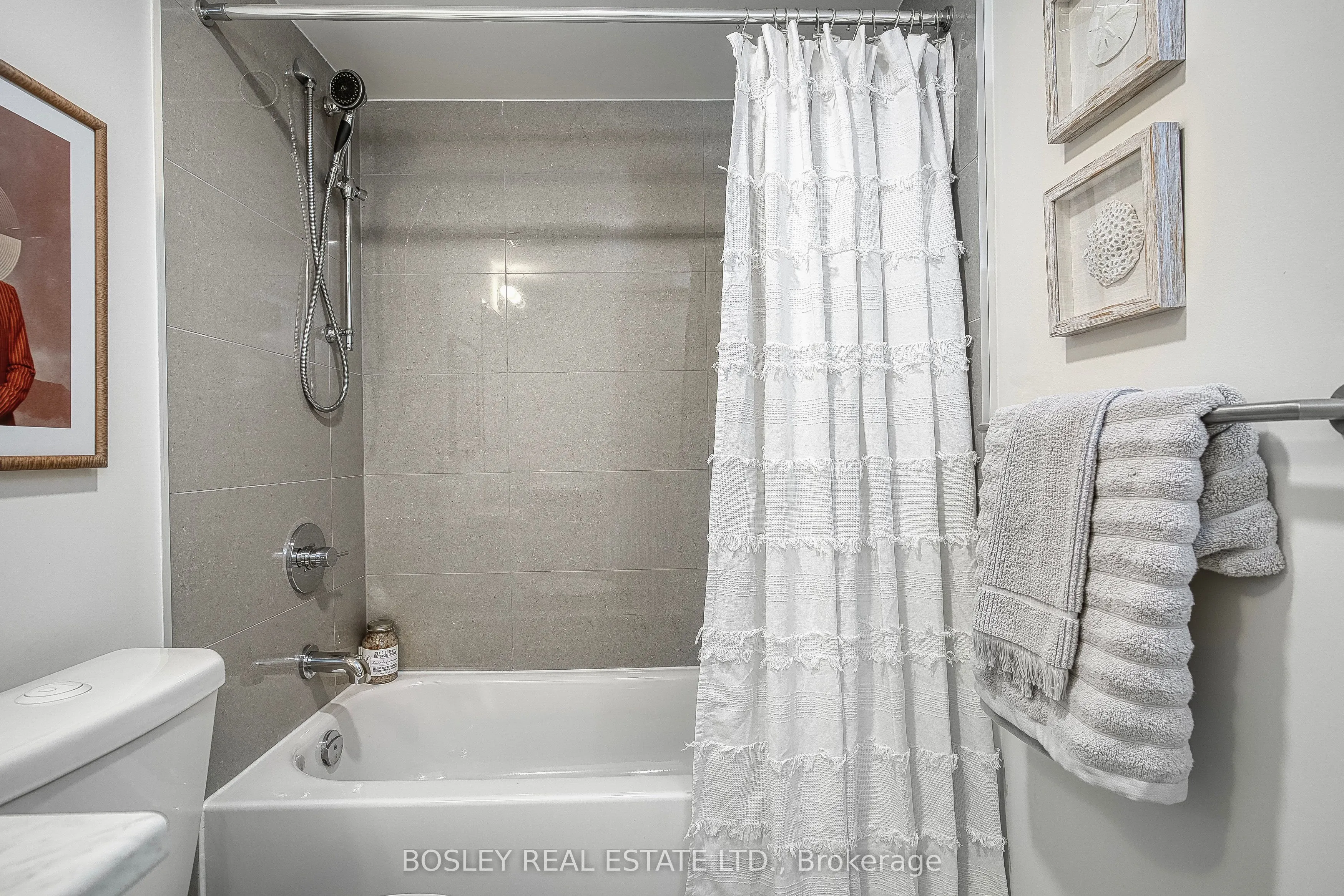 8 Trent Avenue, #1105