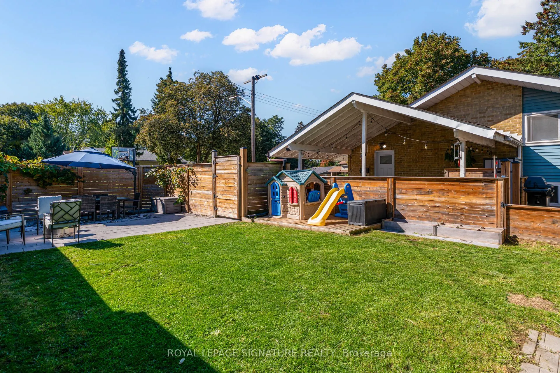 57 Munson Crescent