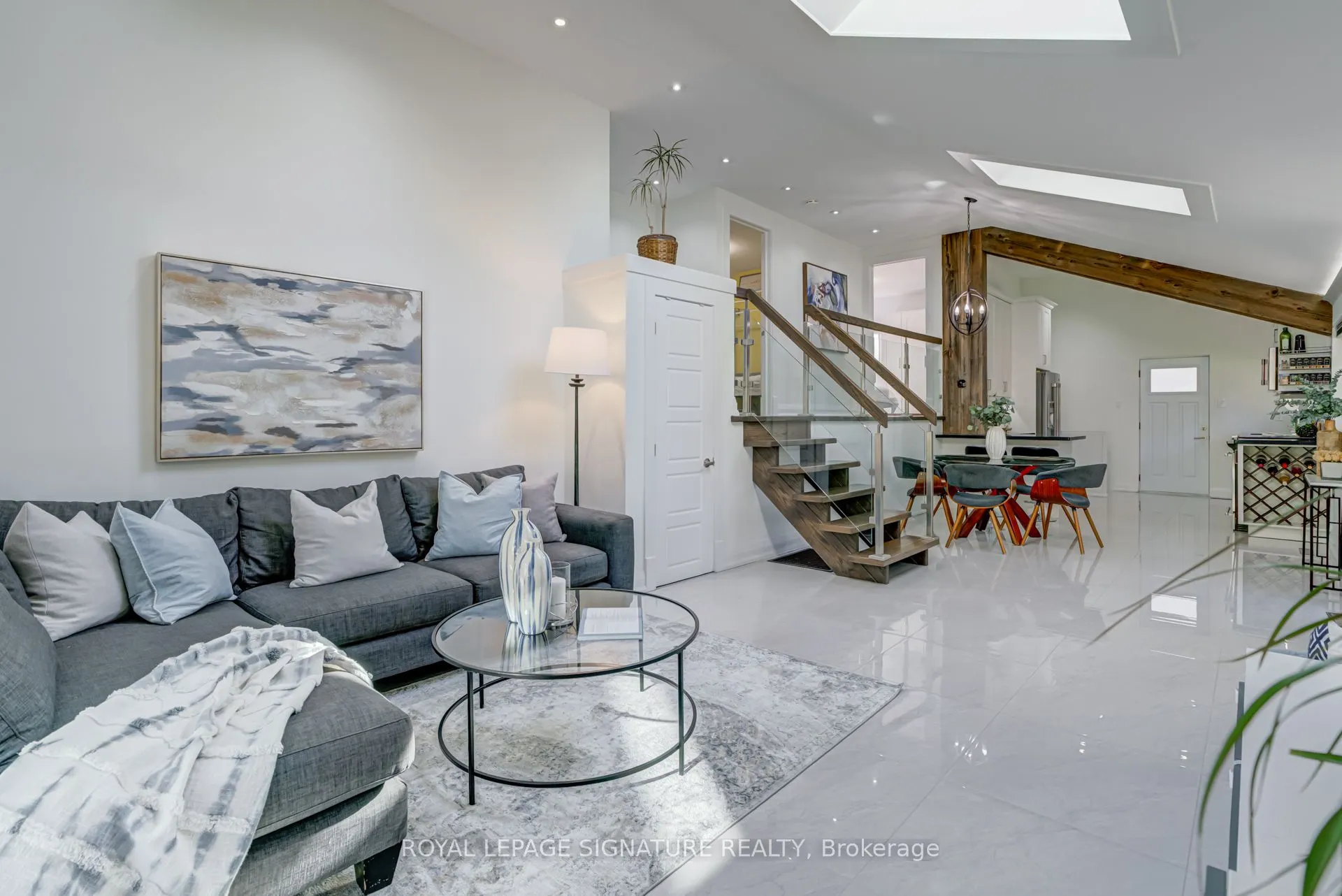 57 Munson Crescent