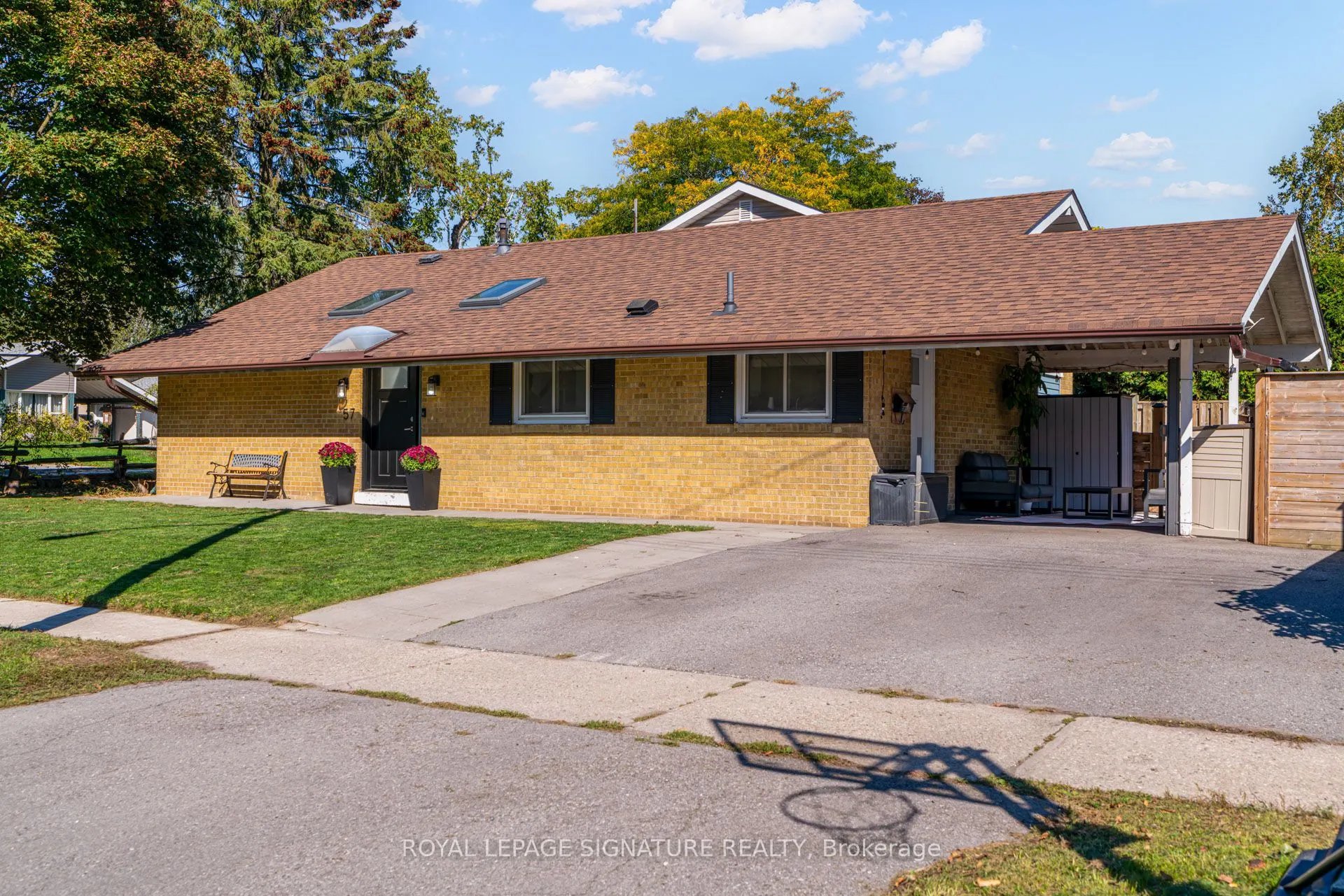 57 Munson Crescent