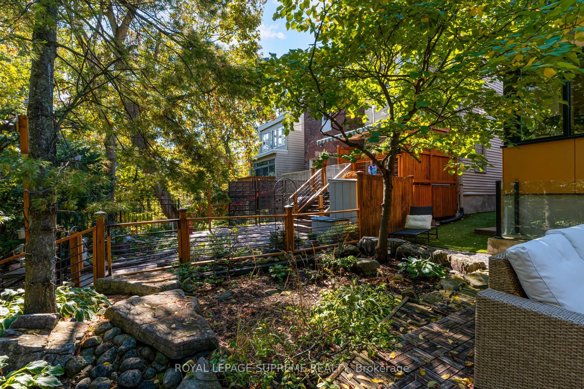 11 West Lynn Avenue
