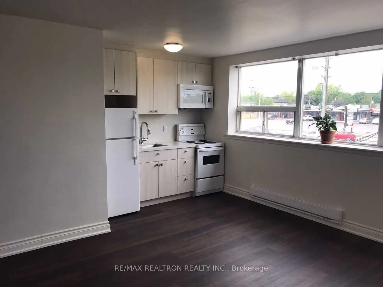 1985 Lawrence Avenue E, #1