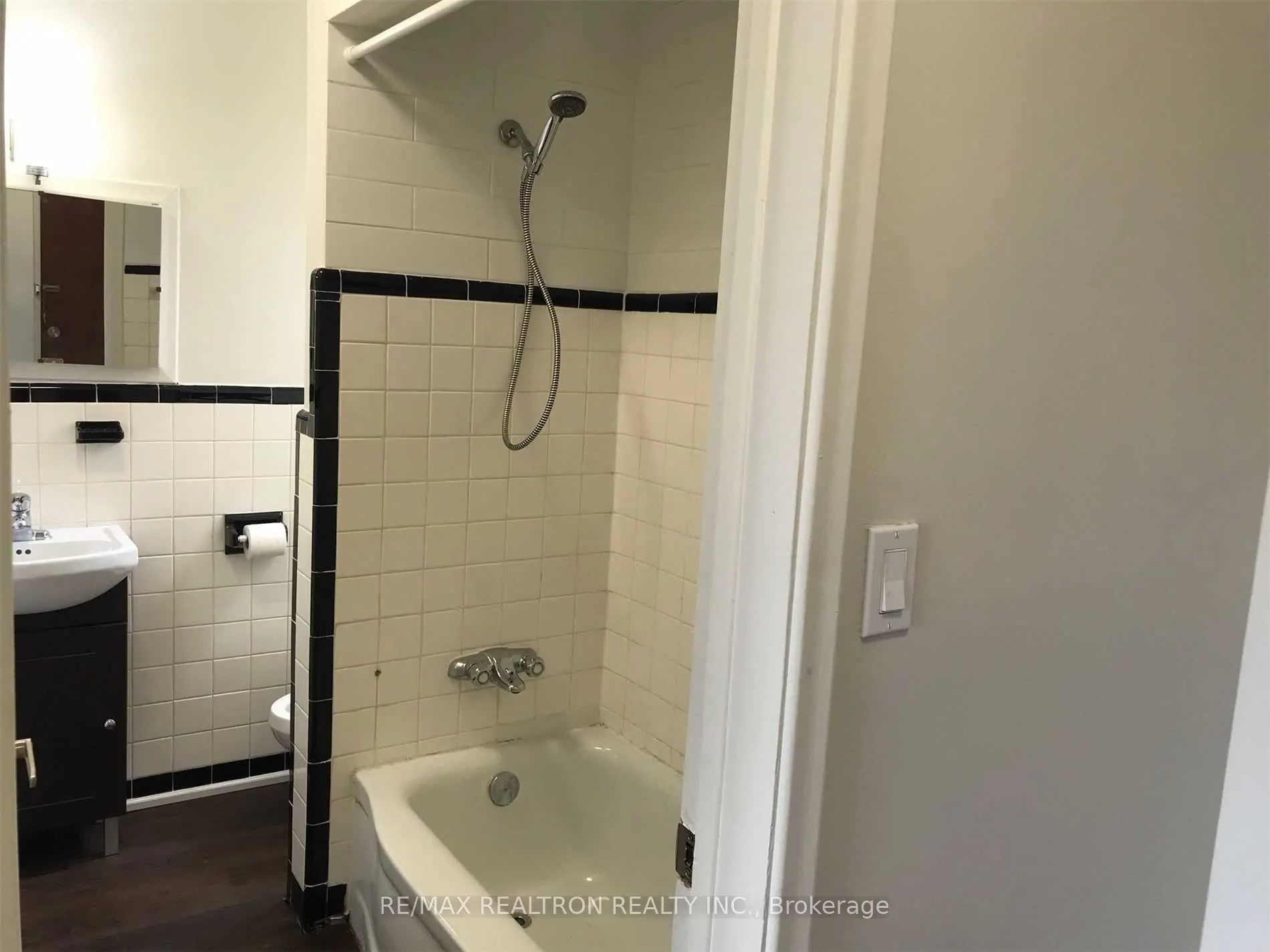 1985 Lawrence Avenue E, #1