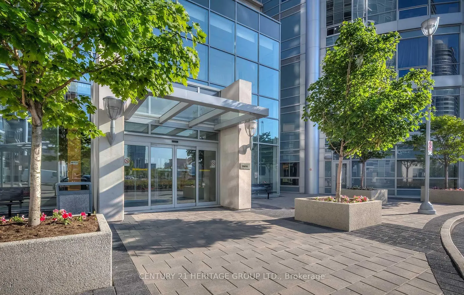 125 Village Green Square, #1511