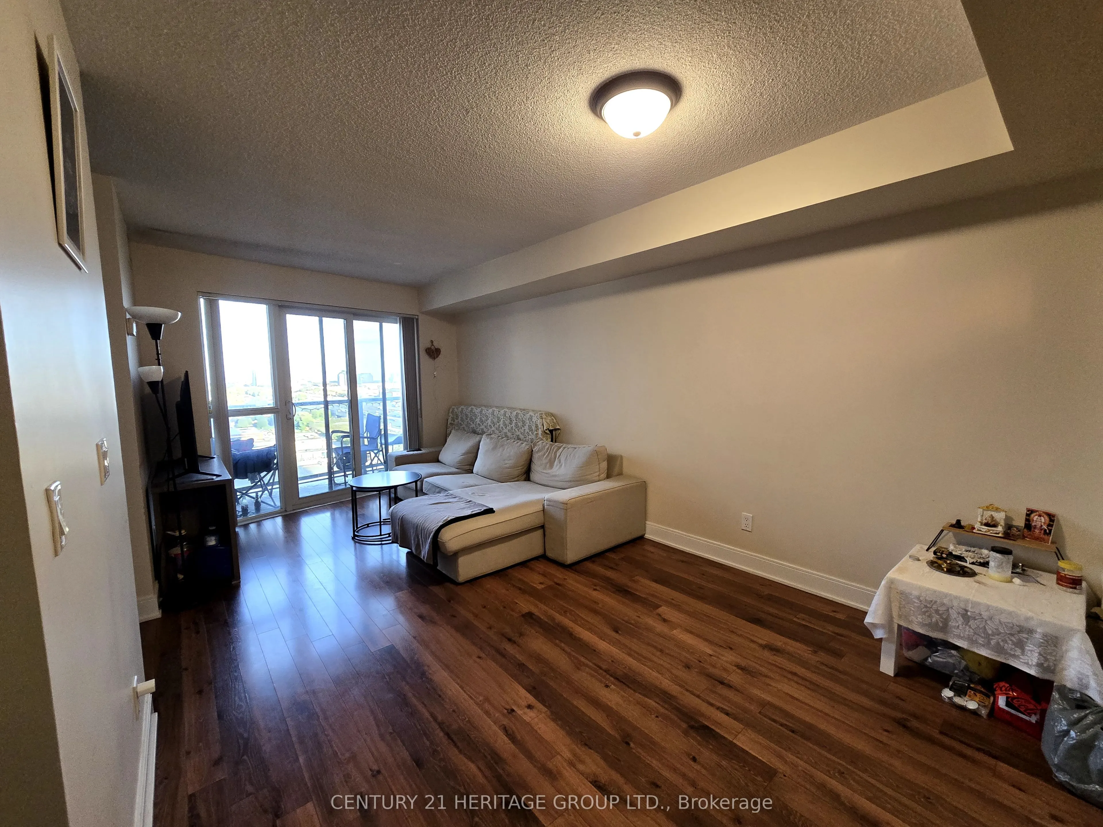 125 Village Green Square, #1511