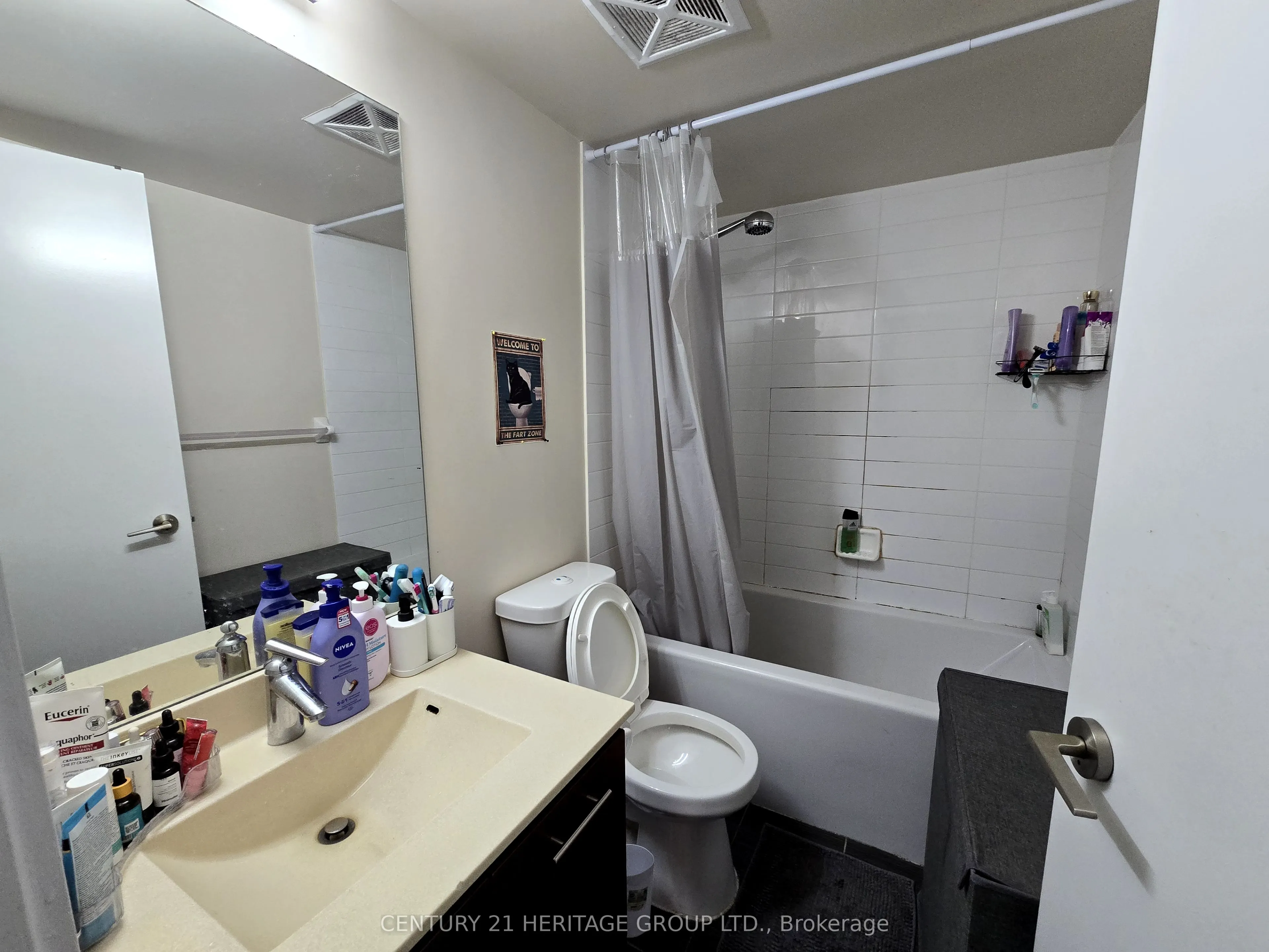 125 Village Green Square, #1511