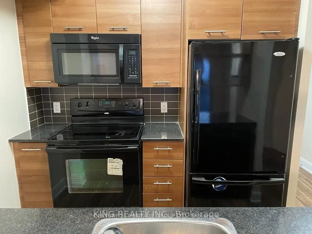 125 Village Green Square, #1511