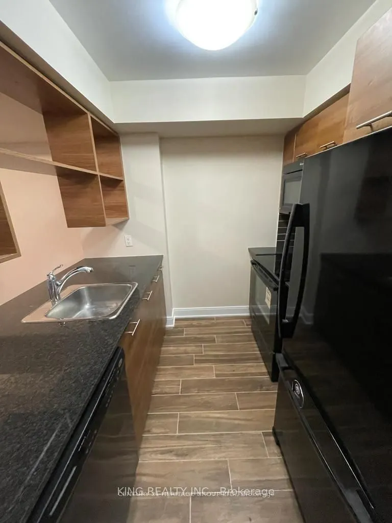 125 Village Green Square, #1511