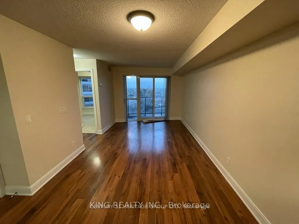 125 Village Green Square, #1511