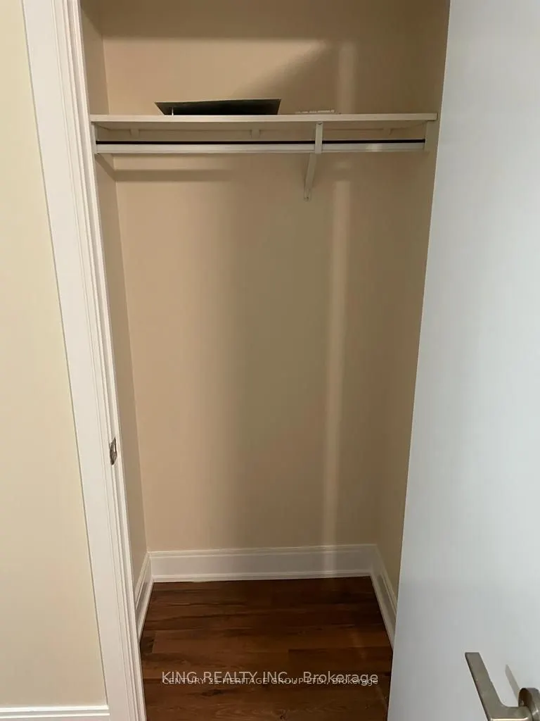 125 Village Green Square, #1511