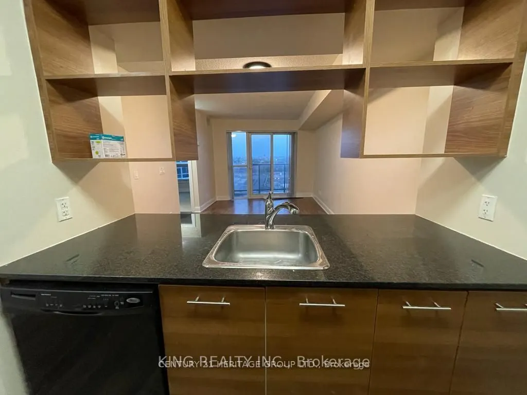125 Village Green Square, #1511