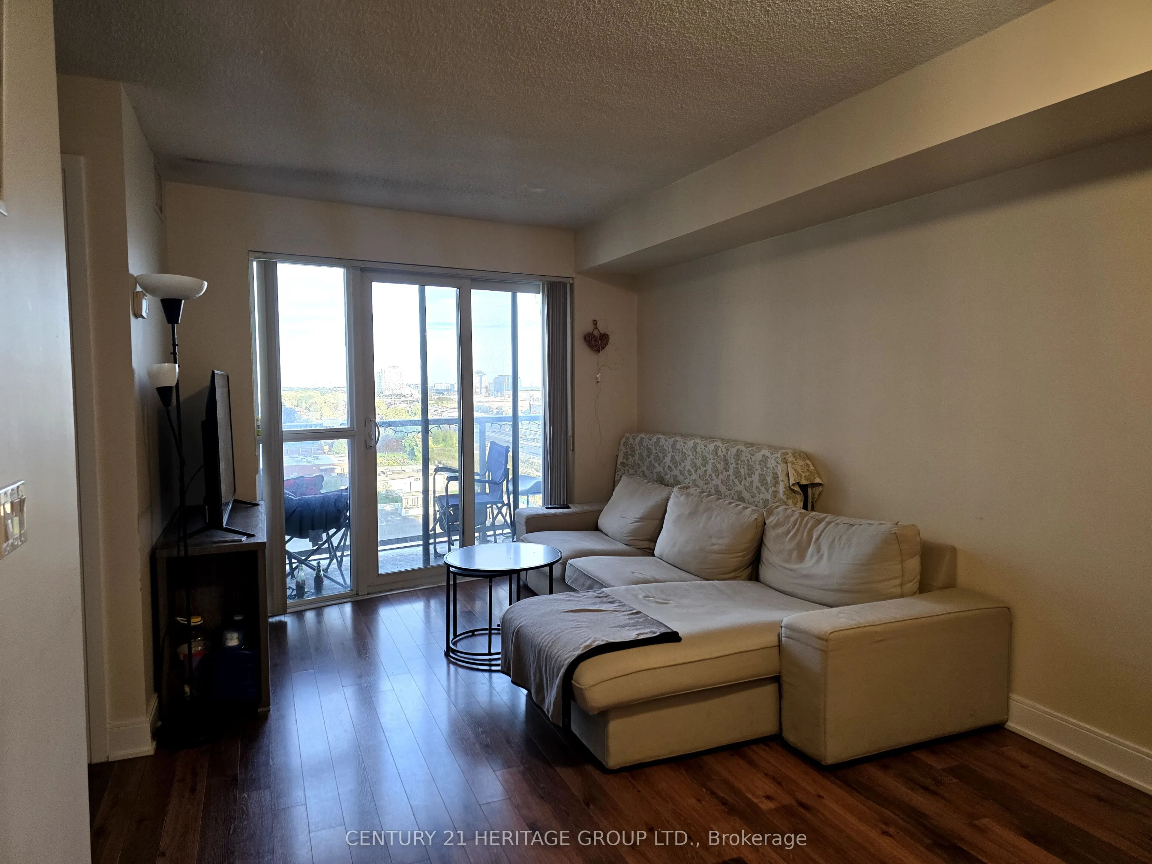 125 Village Green Square, #1511