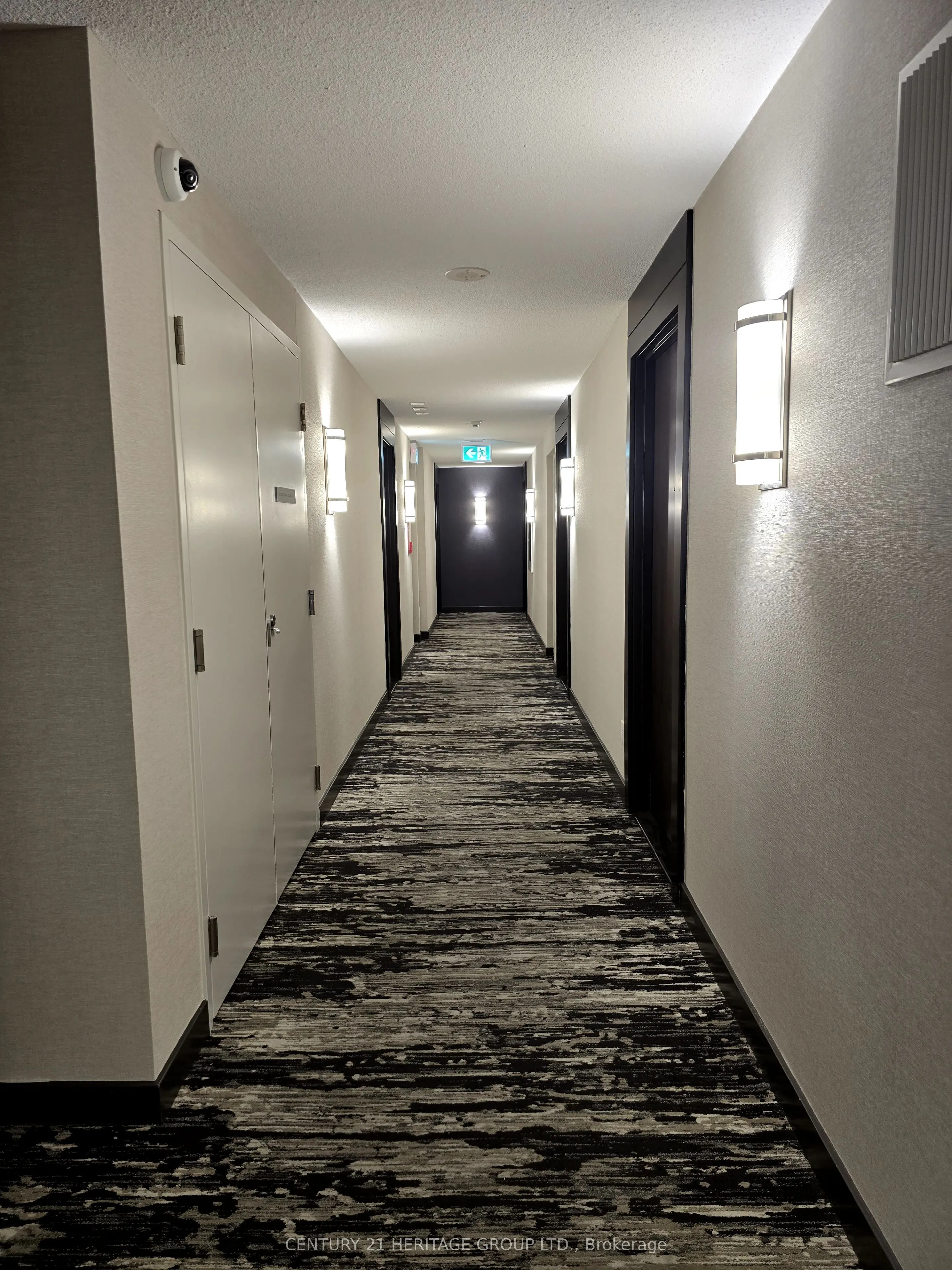 125 Village Green Square, #1511