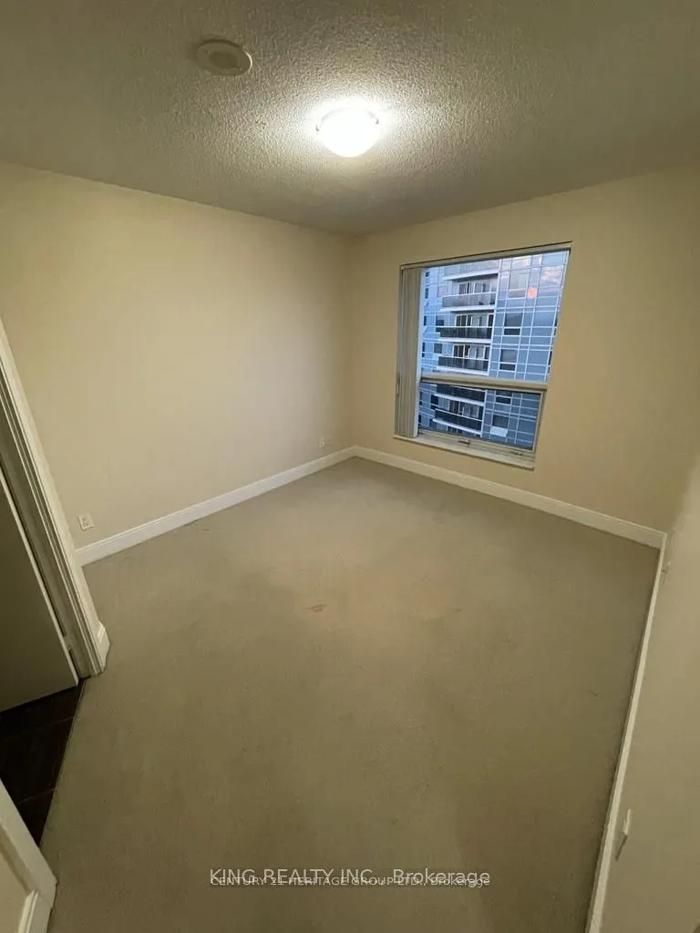 125 Village Green Square, #1511