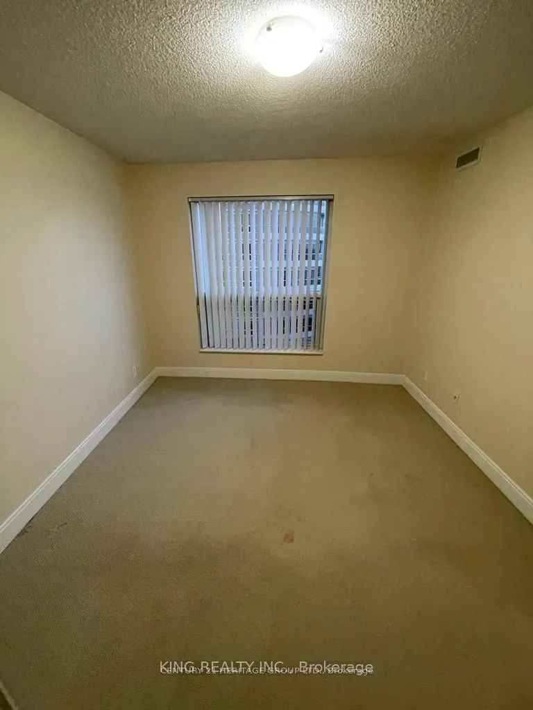125 Village Green Square, #1511