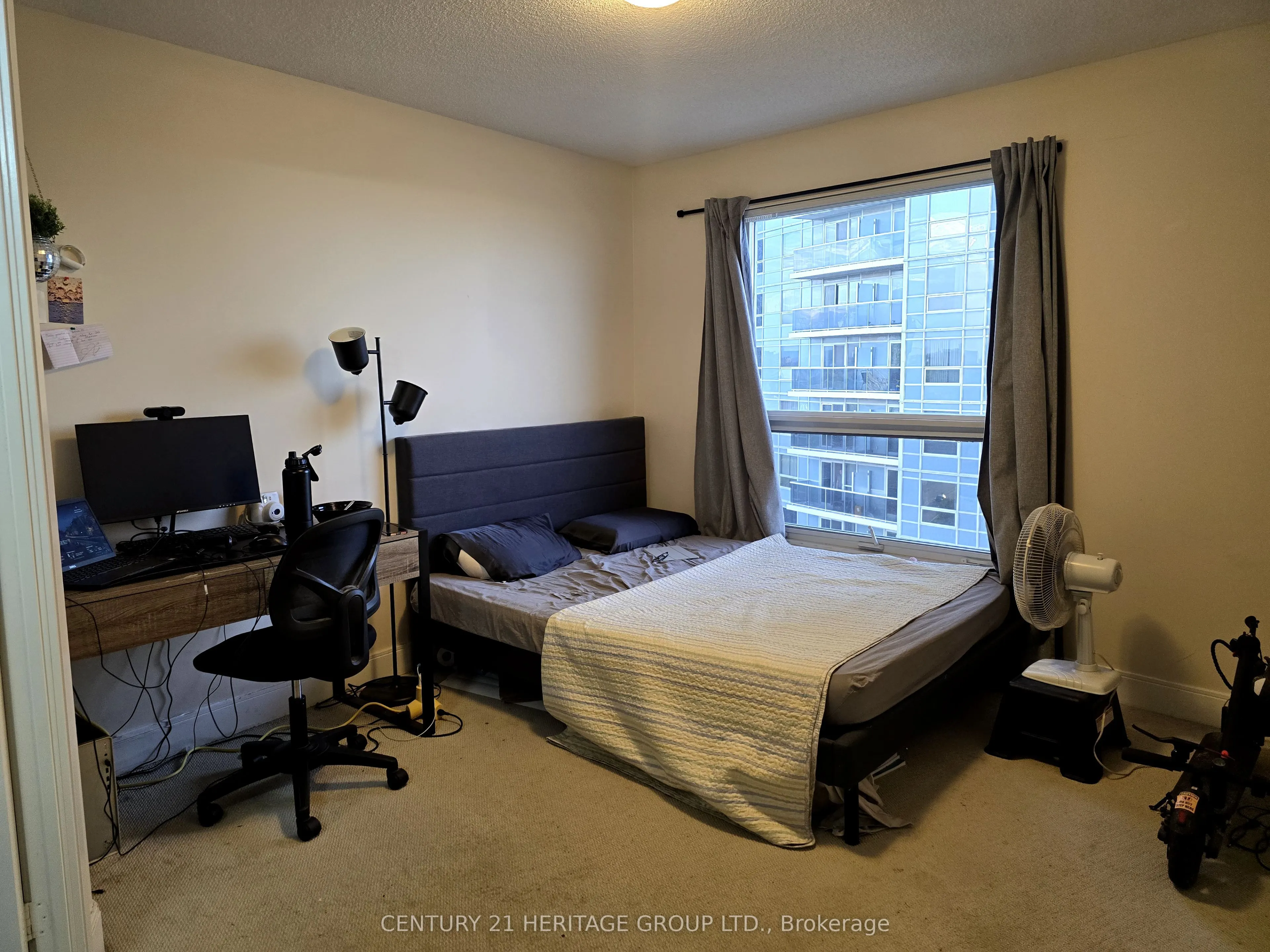 125 Village Green Square, #1511