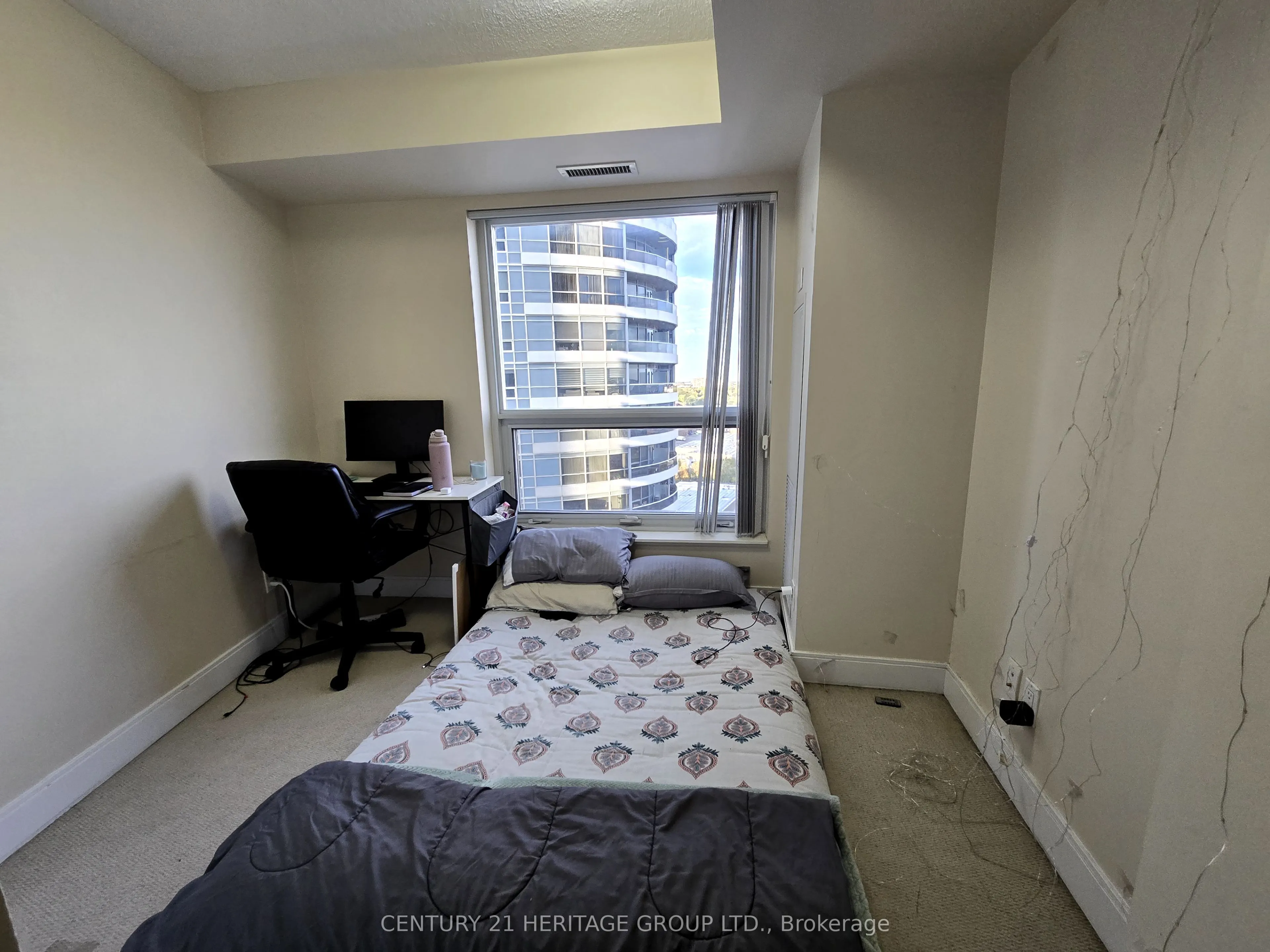 125 Village Green Square, #1511