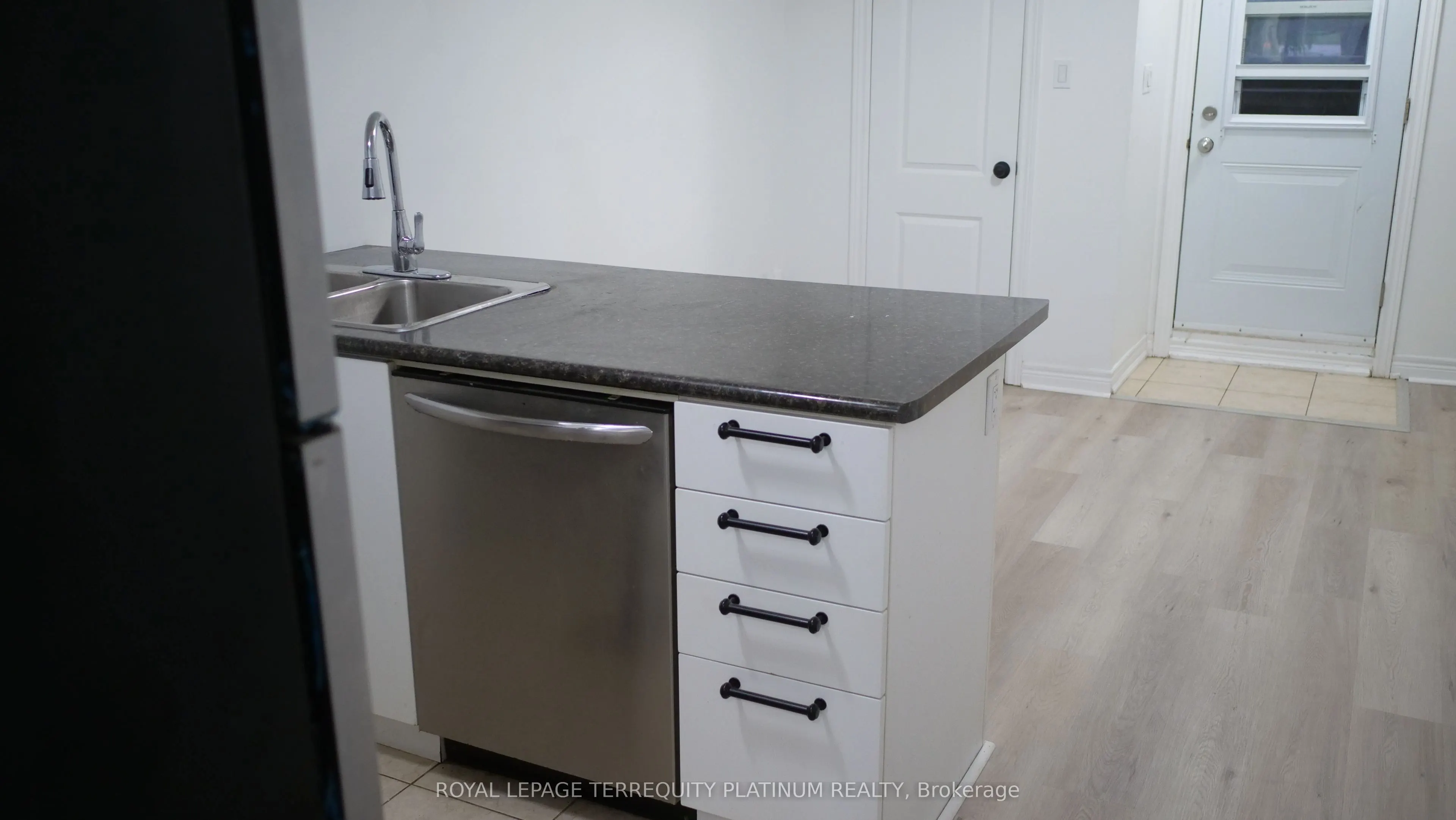 2823 St Clair Avenue E, #Lower