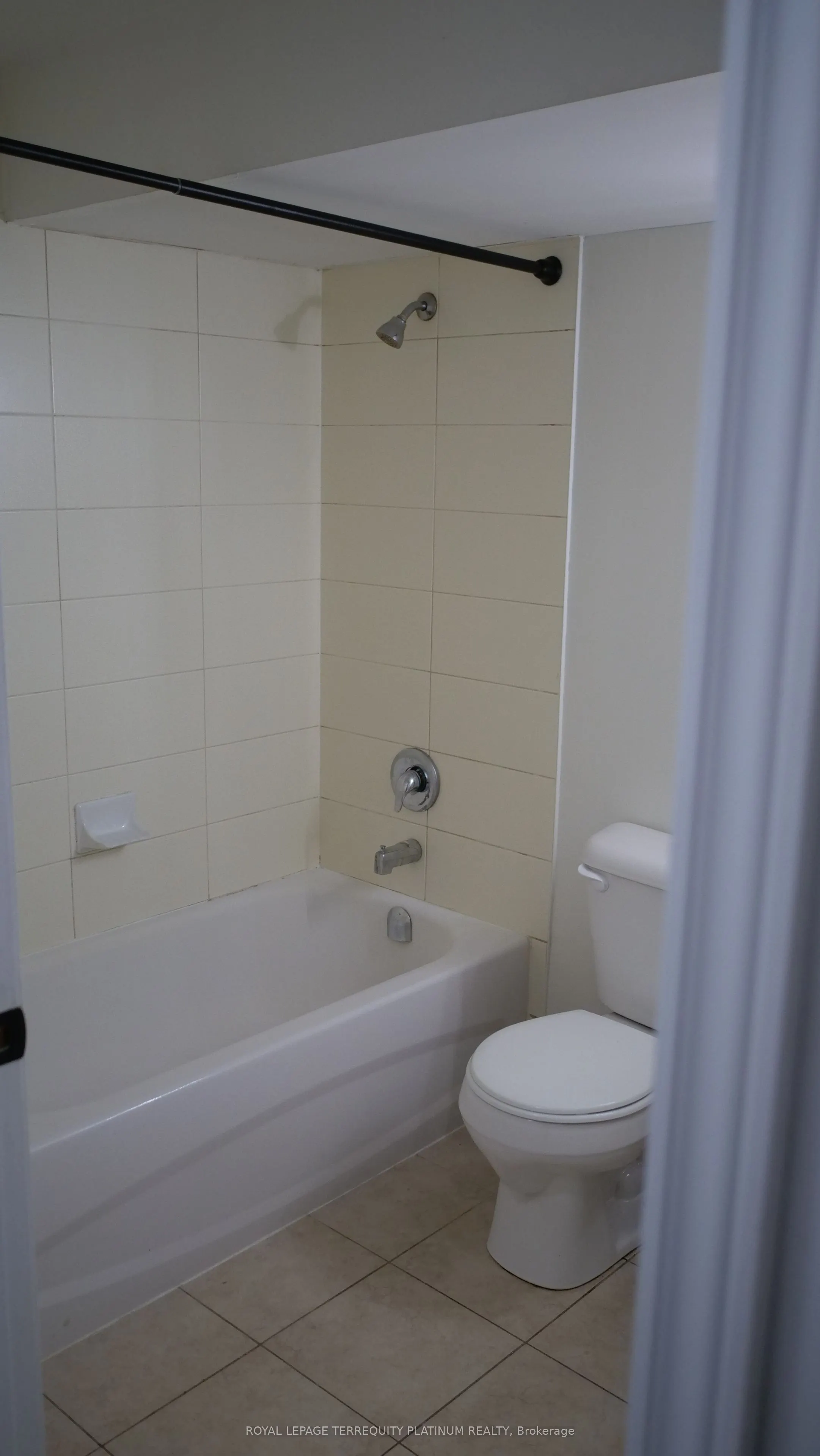 2823 St Clair Avenue E, #Lower