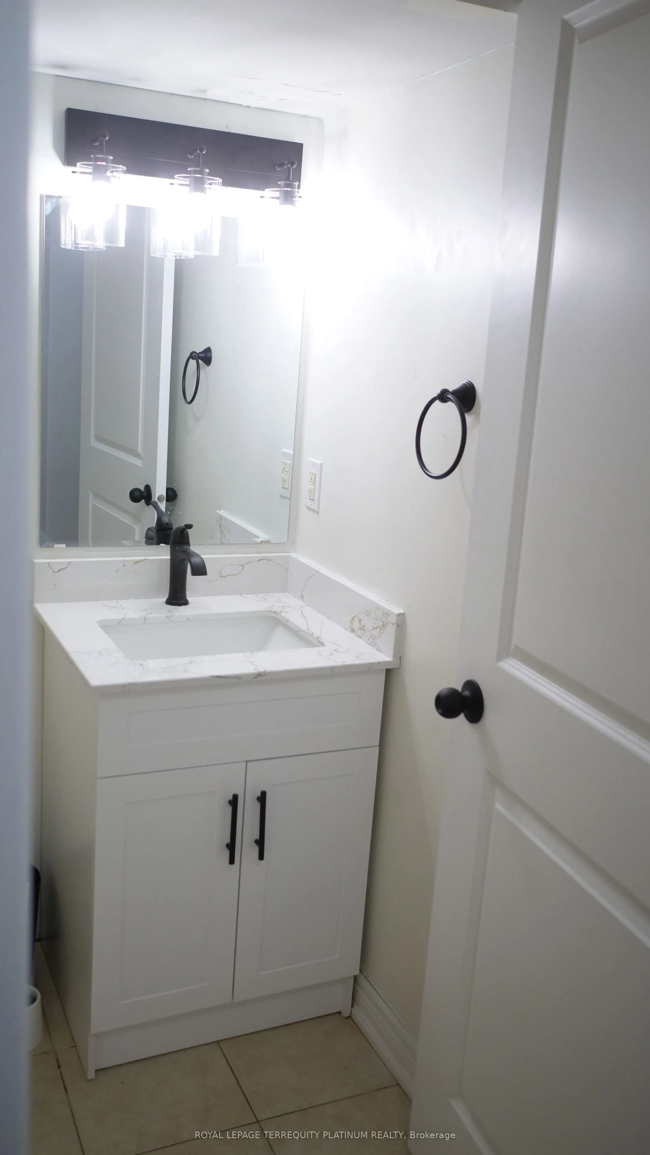 2823 St Clair Avenue E, #Lower