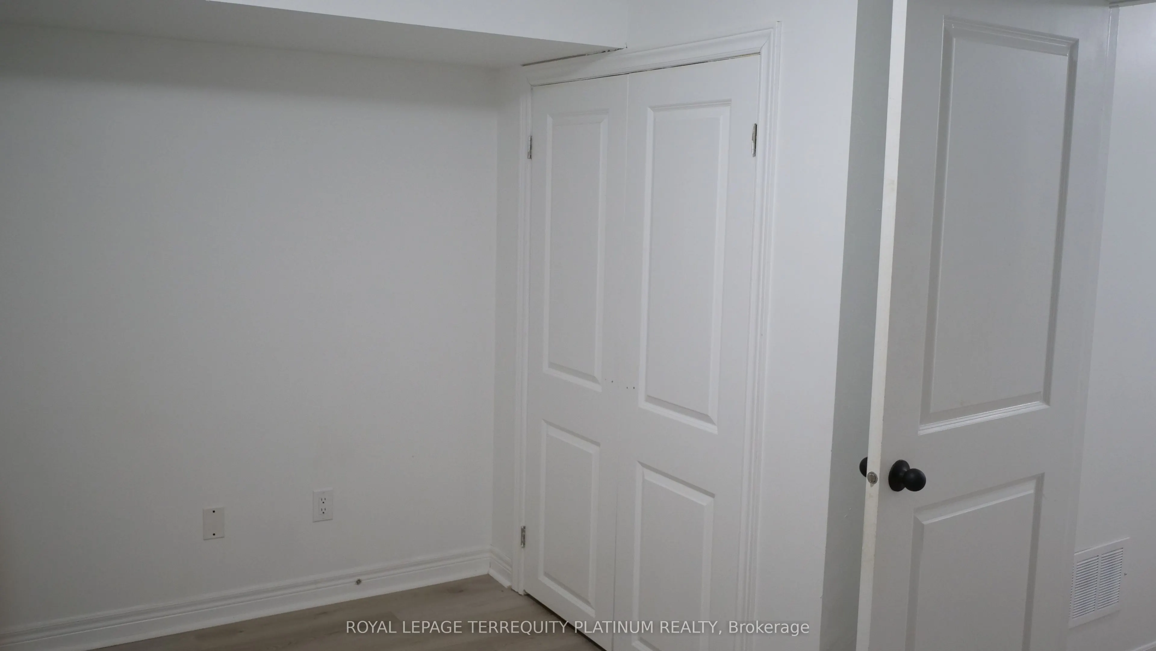 2823 St Clair Avenue E, #Lower