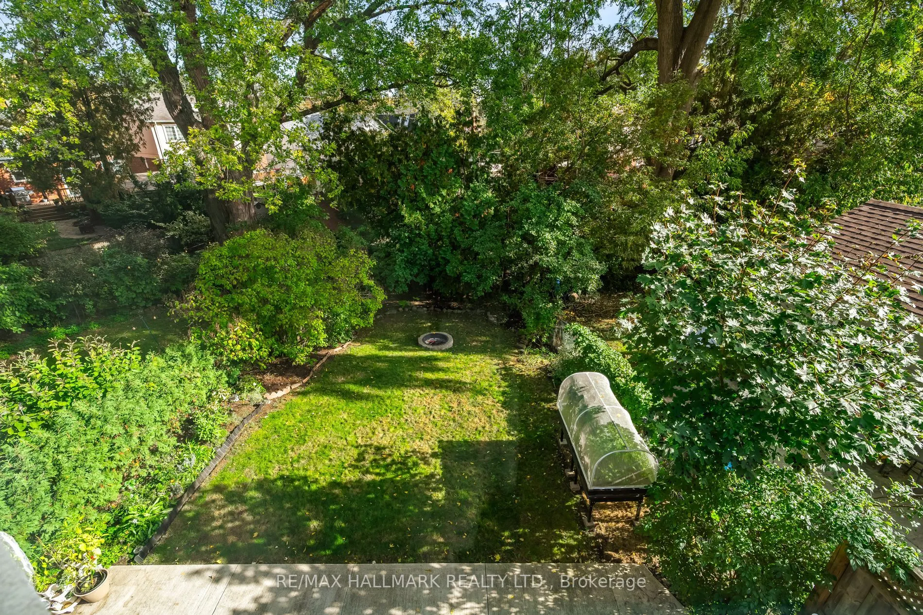 27 Glencrest Boulevard