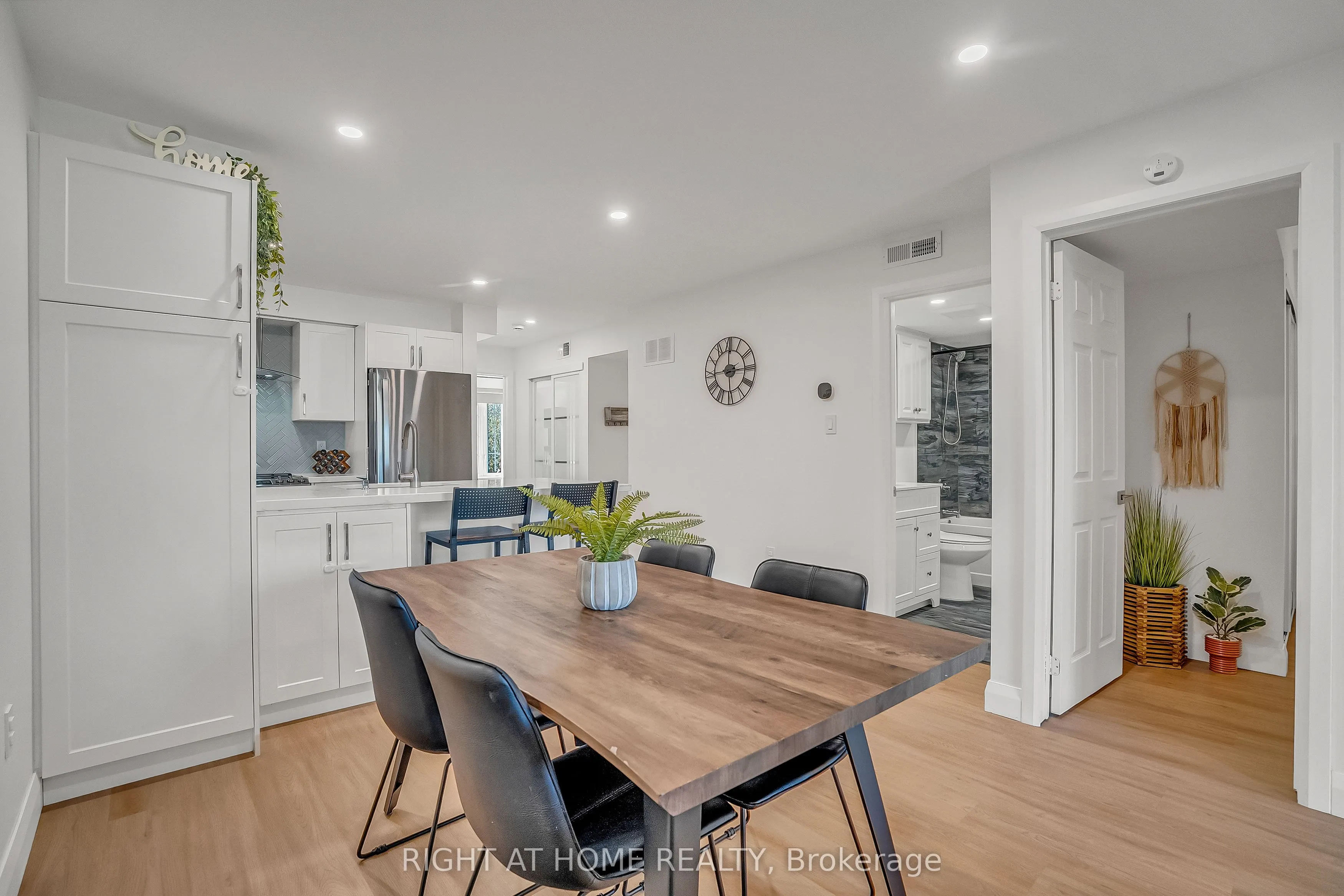 70 Petra Way, #2