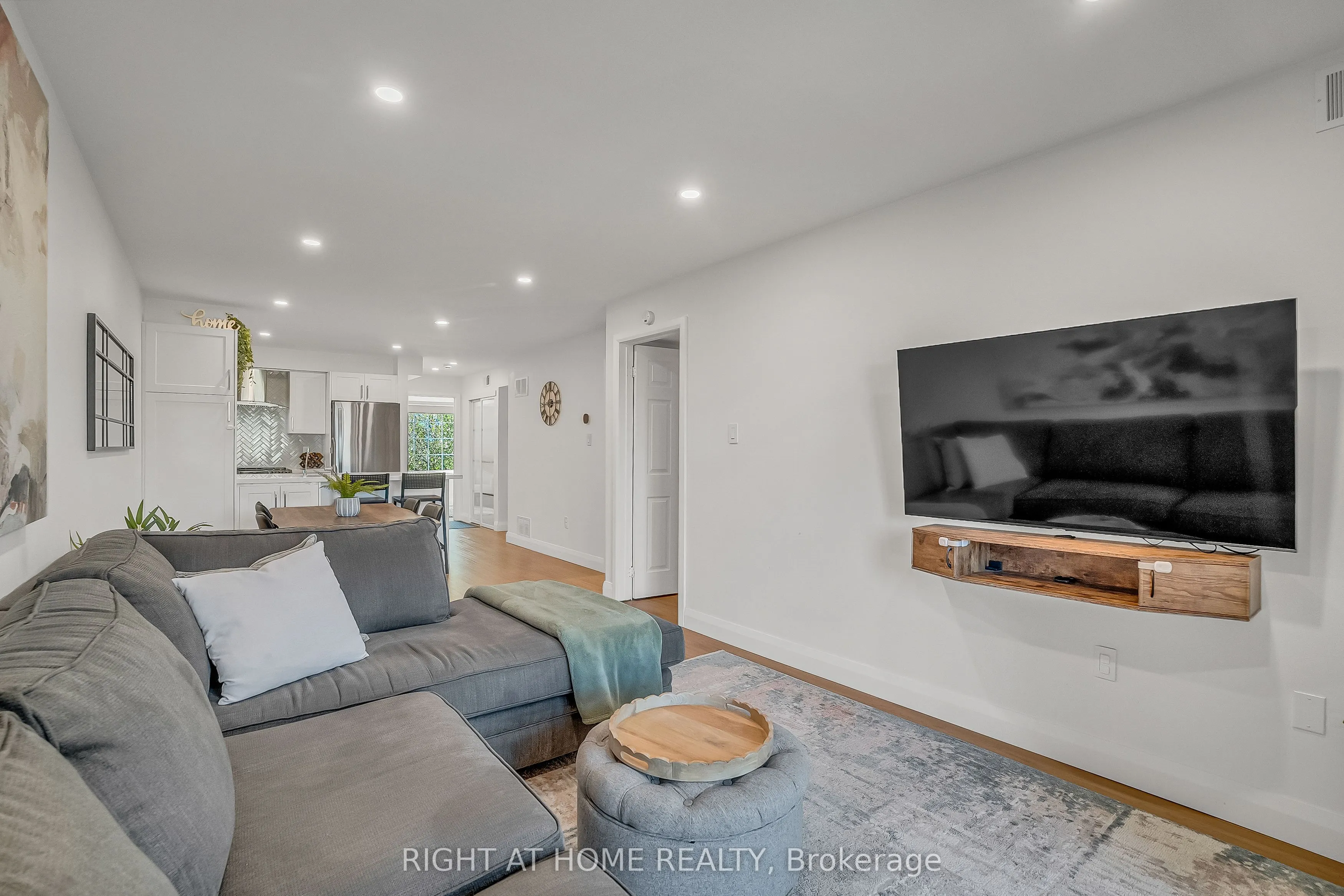 70 Petra Way, #2