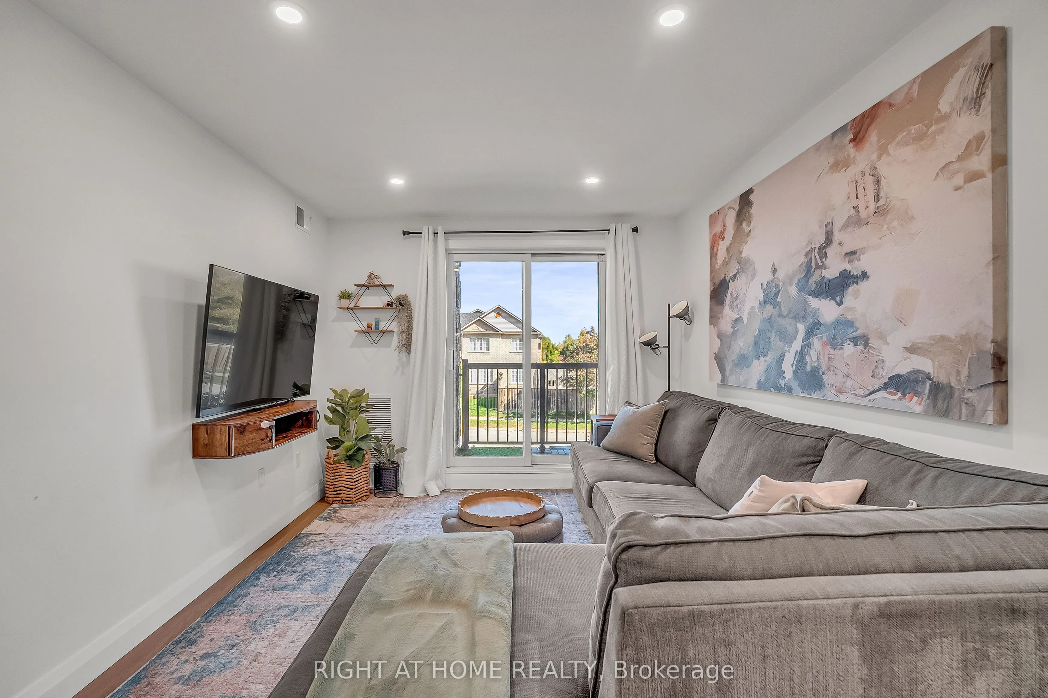 70 Petra Way, #2
