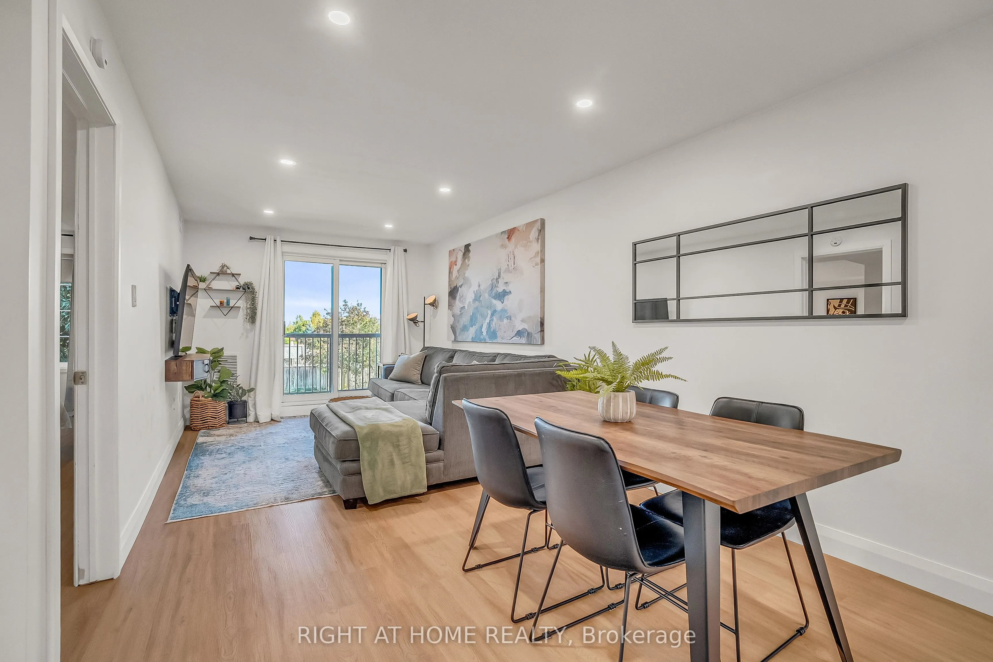 70 Petra Way, #2