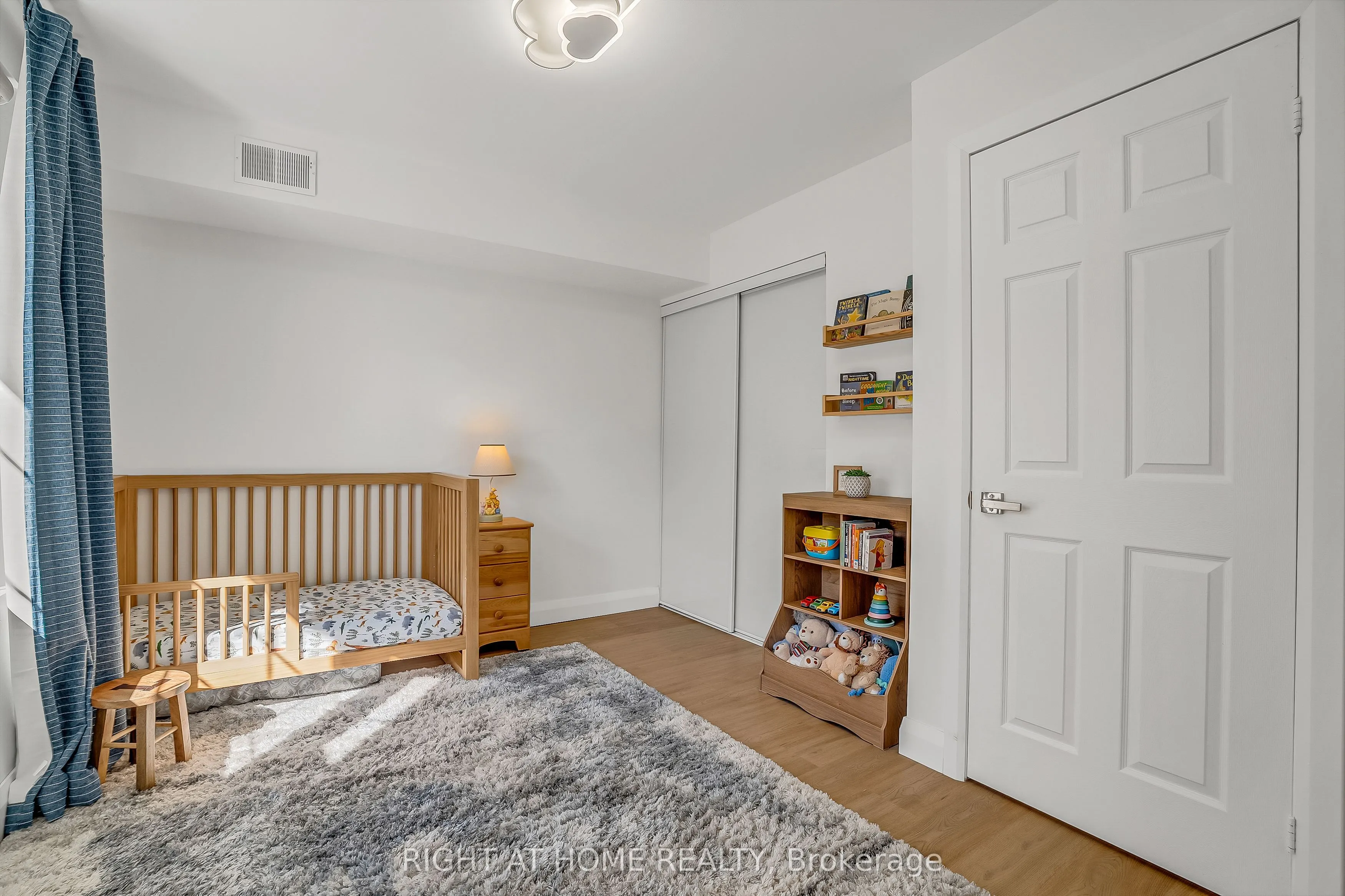 70 Petra Way, #2