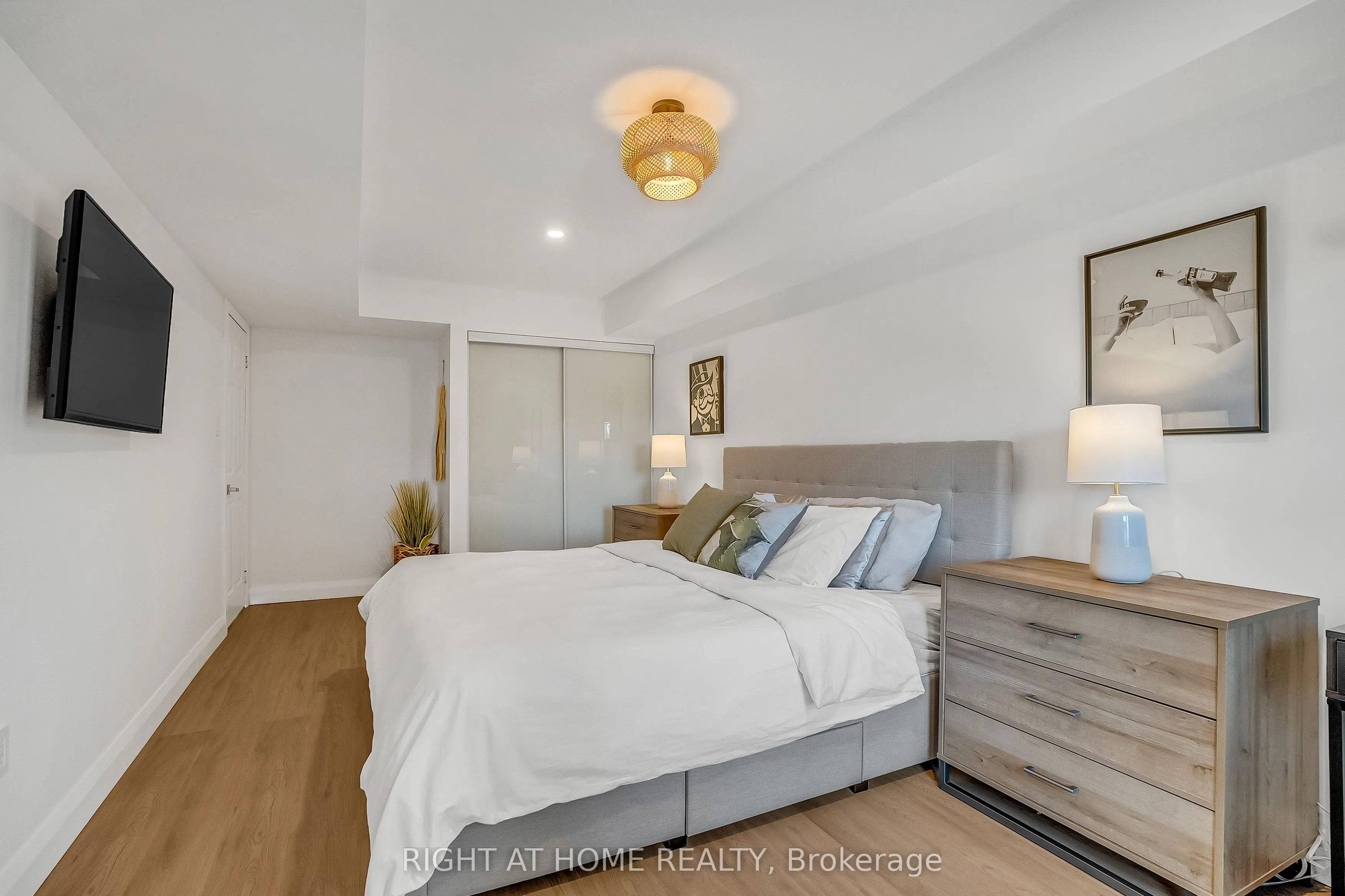 70 Petra Way, #2