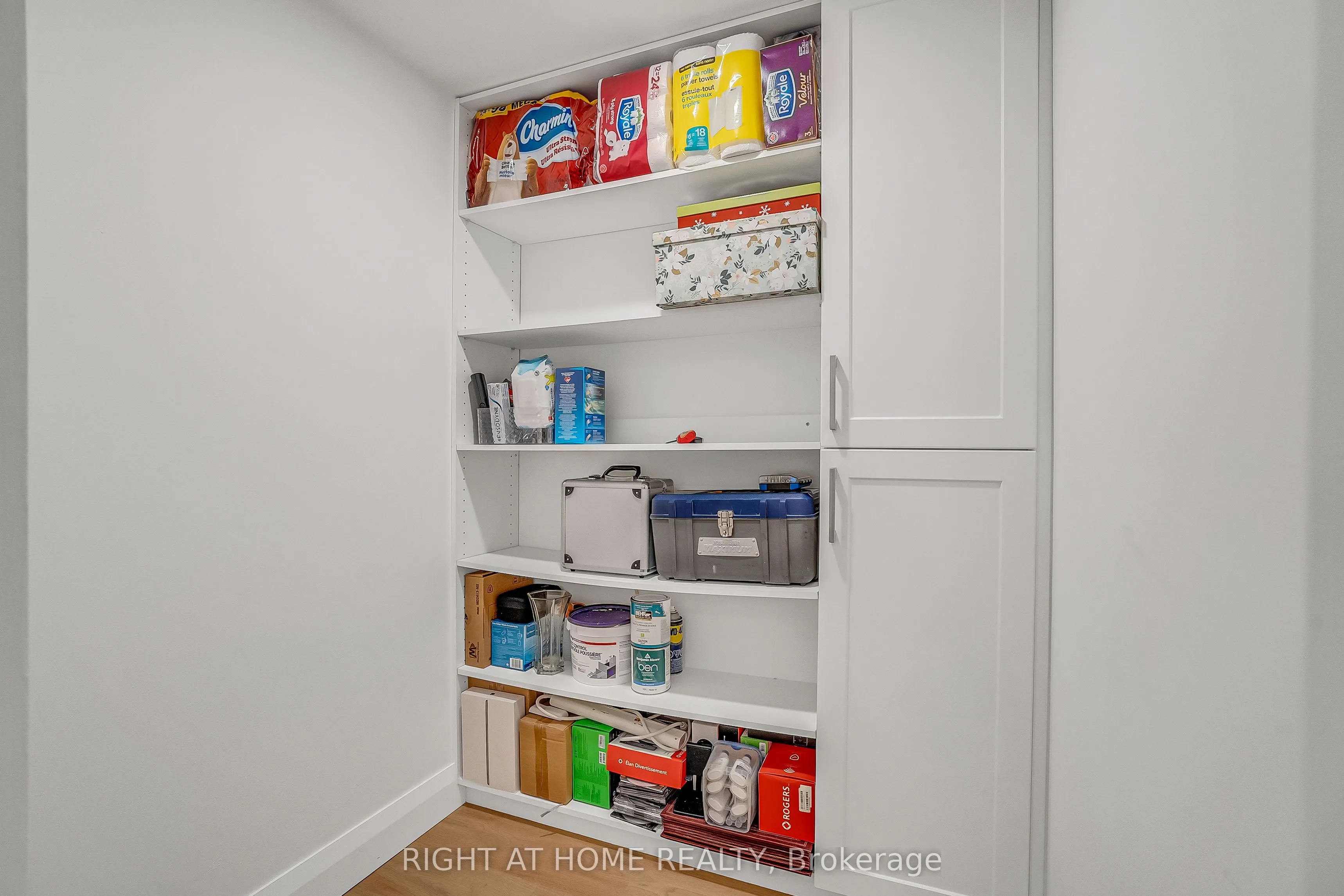 70 Petra Way, #2