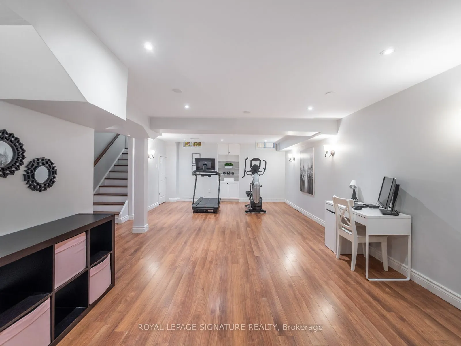 2 Denbury Court