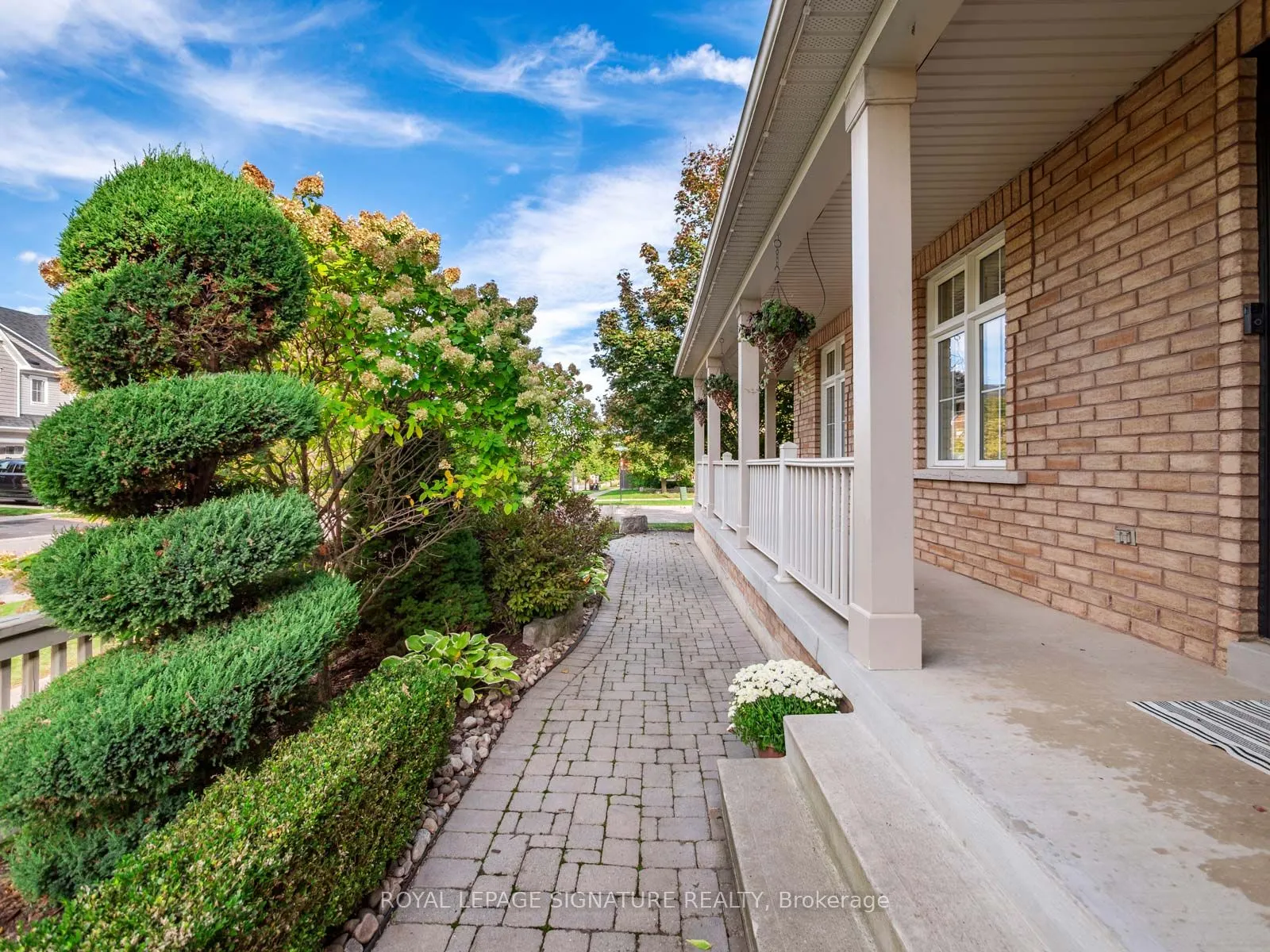2 Denbury Court