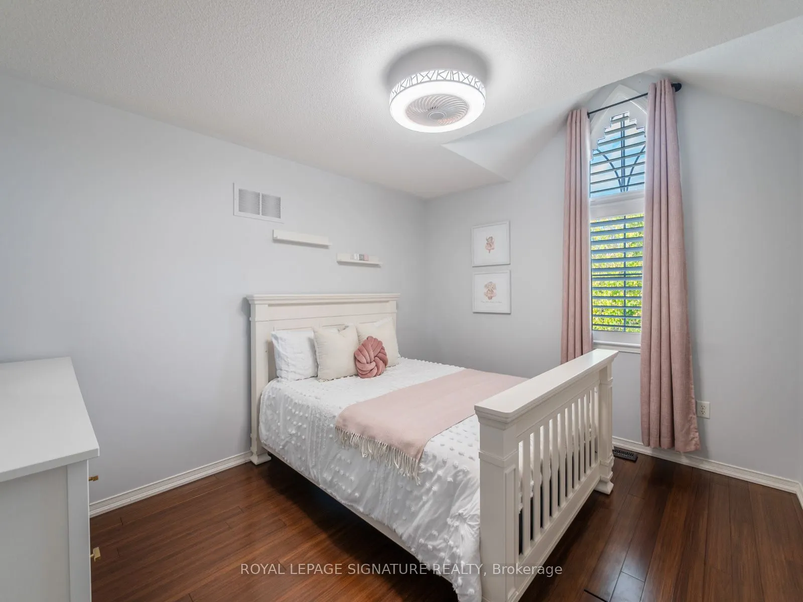 2 Denbury Court