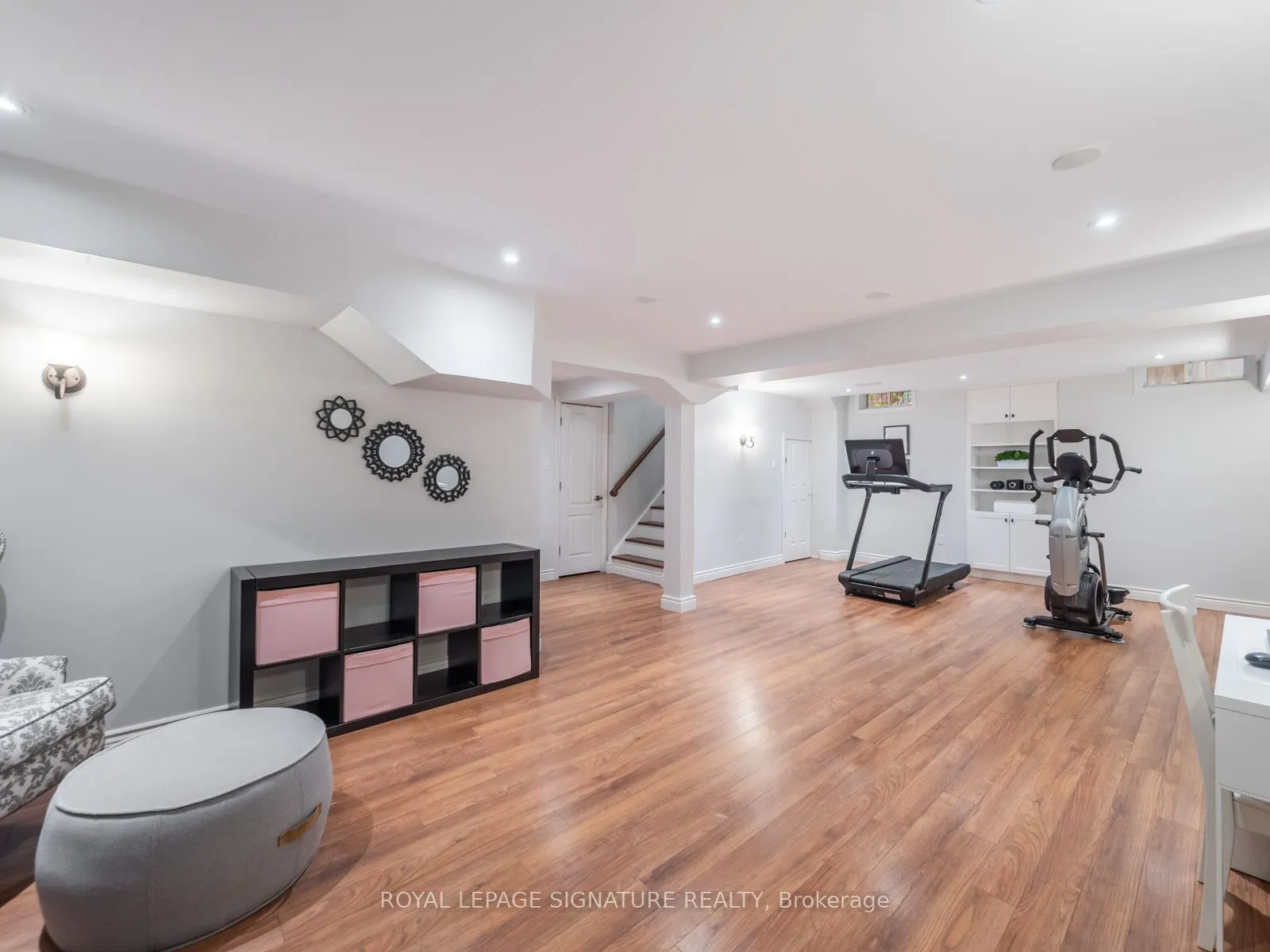 2 Denbury Court