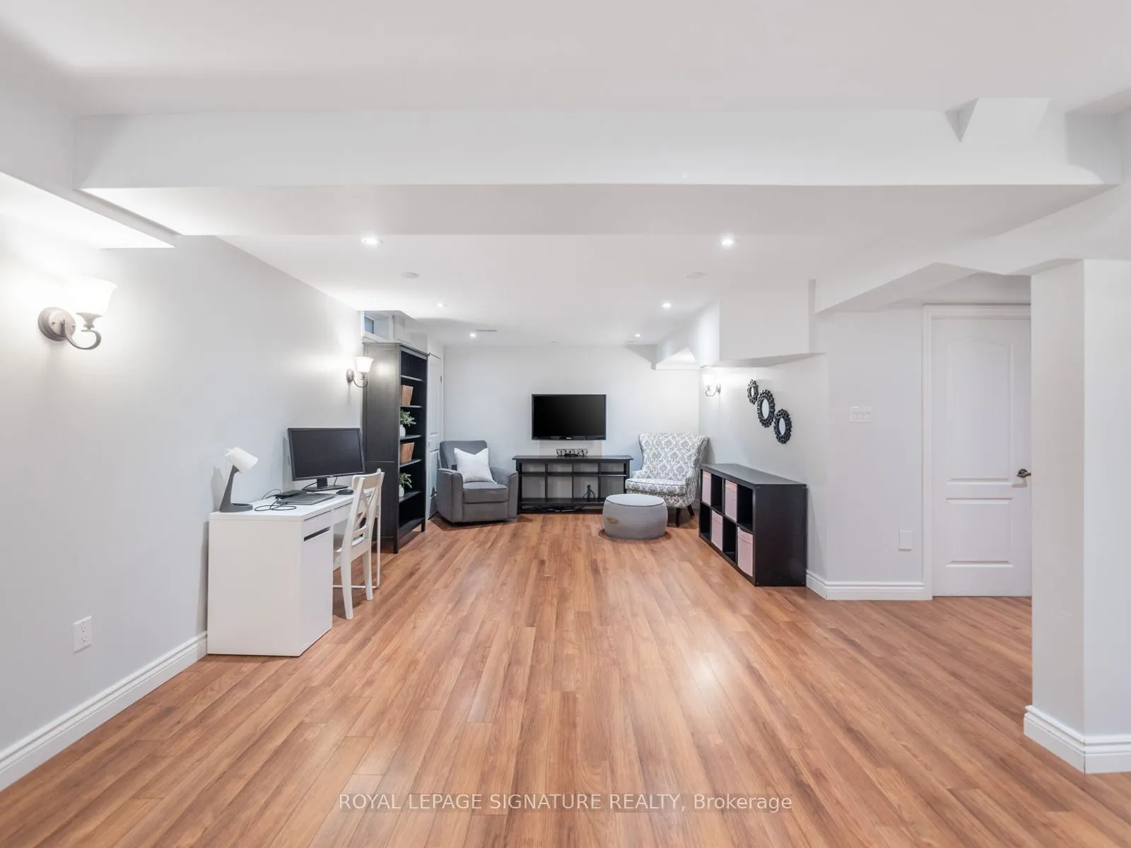 2 Denbury Court