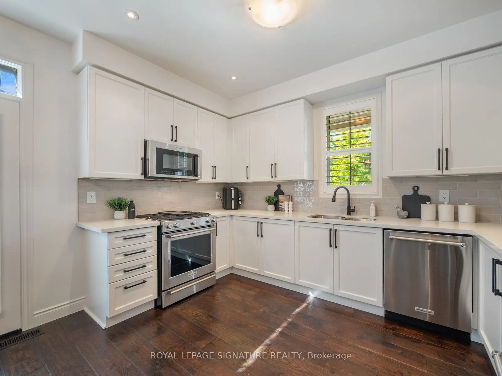 2 Denbury Court